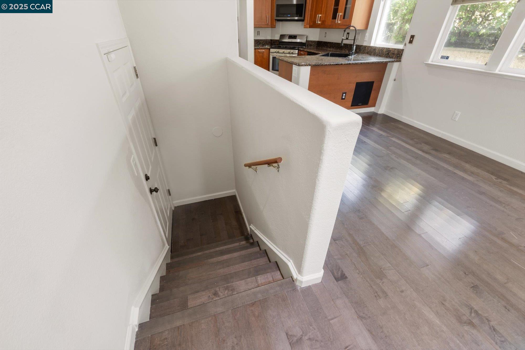 Detail Gallery Image 23 of 55 For 272 Appian Village Dr, El Sobrante,  CA 94803 - 4 Beds | 2/1 Baths