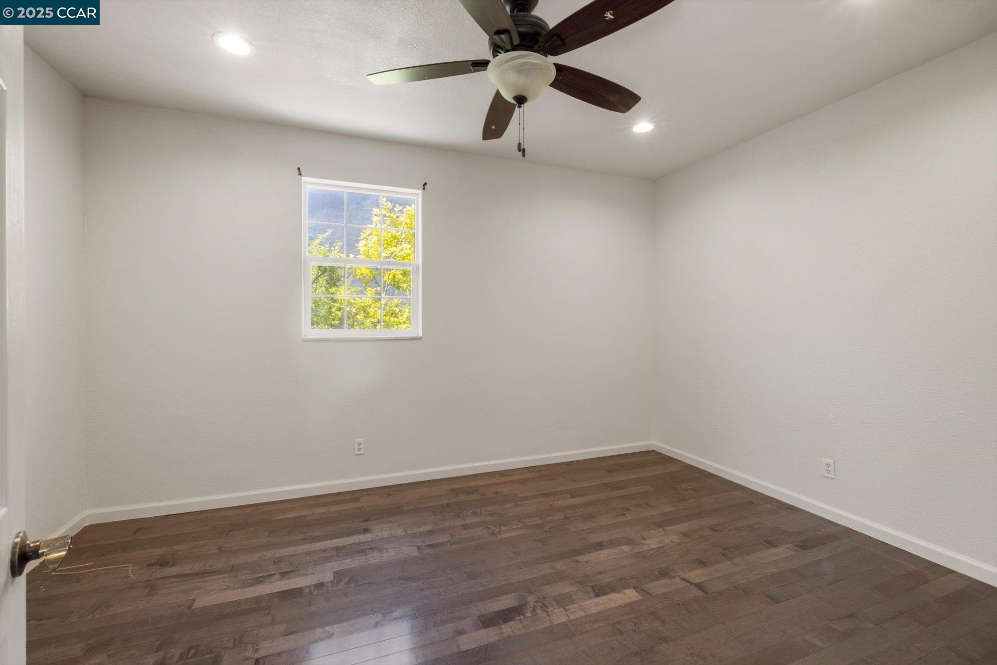 Detail Gallery Image 27 of 55 For 272 Appian Village Dr, El Sobrante,  CA 94803 - 4 Beds | 2/1 Baths
