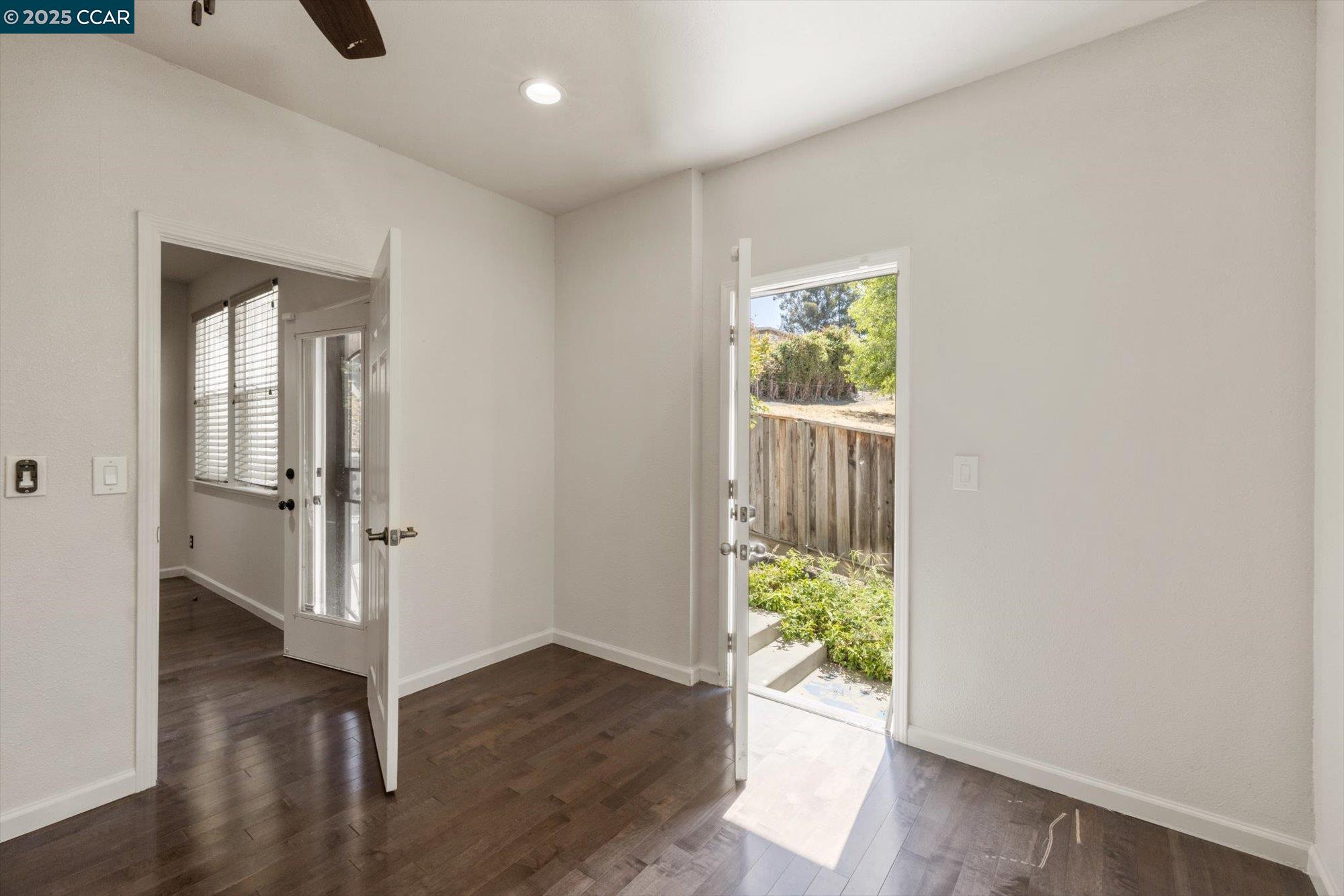 Detail Gallery Image 28 of 55 For 272 Appian Village Dr, El Sobrante,  CA 94803 - 4 Beds | 2/1 Baths