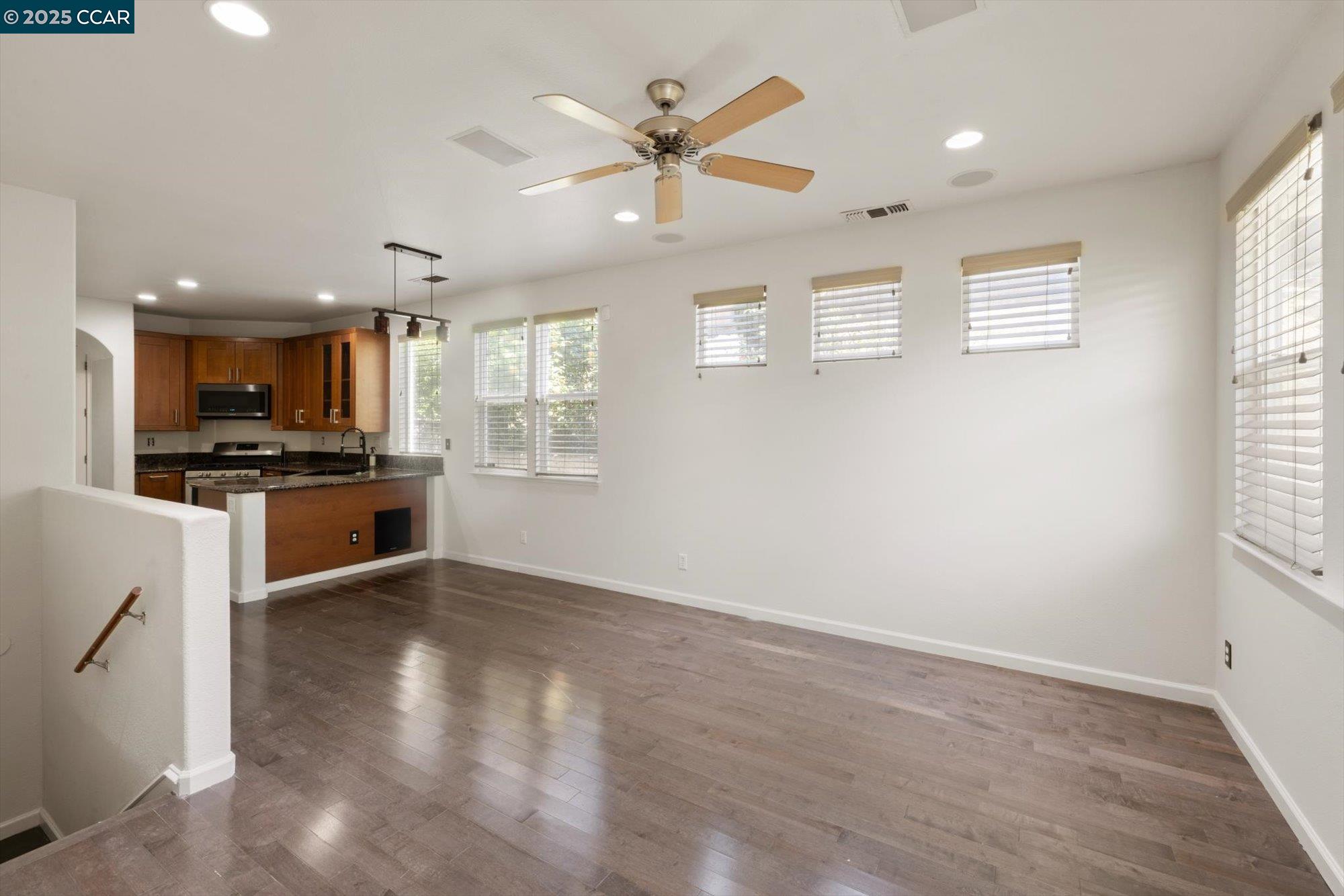 Detail Gallery Image 30 of 55 For 272 Appian Village Dr, El Sobrante,  CA 94803 - 4 Beds | 2/1 Baths