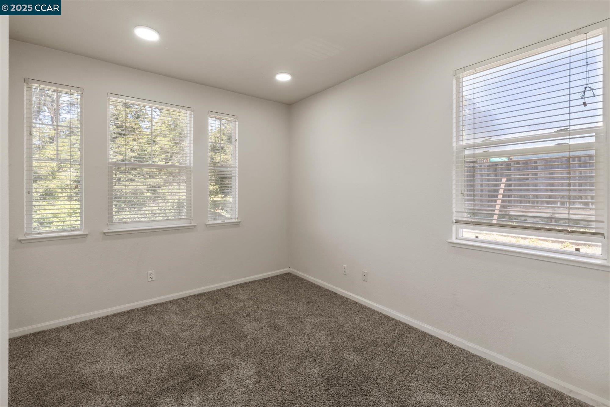 Detail Gallery Image 33 of 55 For 272 Appian Village Dr, El Sobrante,  CA 94803 - 4 Beds | 2/1 Baths