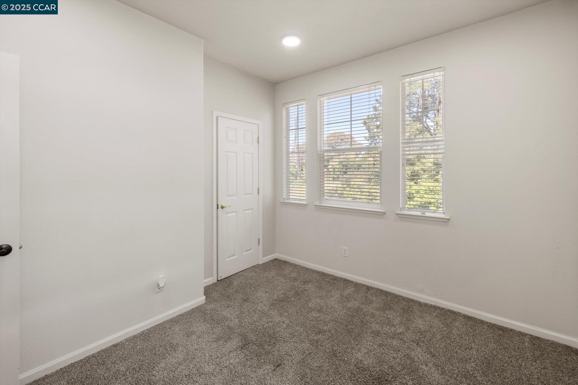Detail Gallery Image 34 of 55 For 272 Appian Village Dr, El Sobrante,  CA 94803 - 4 Beds | 2/1 Baths