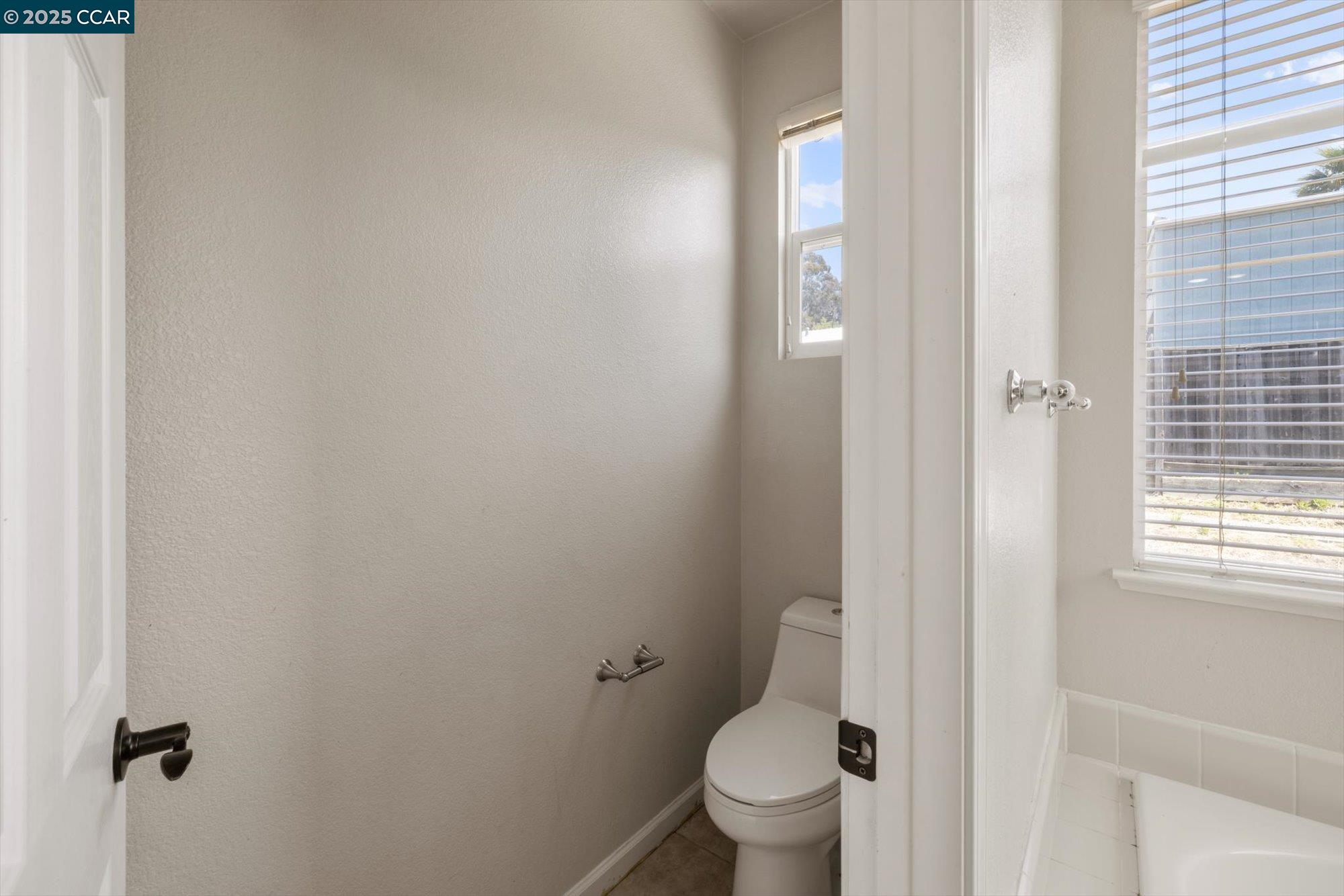 Detail Gallery Image 41 of 55 For 272 Appian Village Dr, El Sobrante,  CA 94803 - 4 Beds | 2/1 Baths