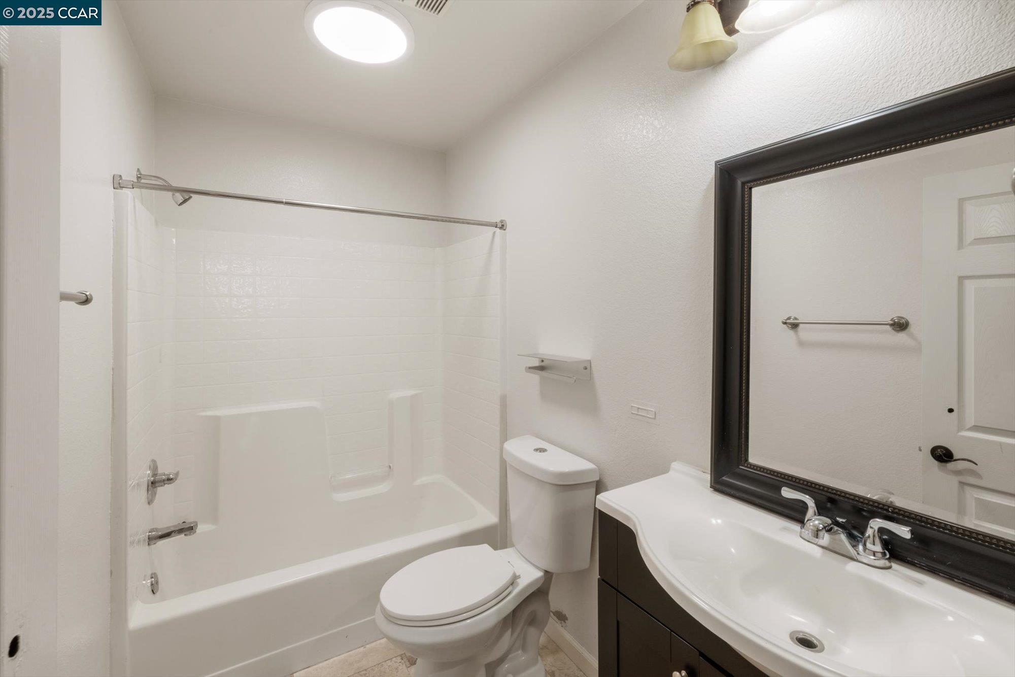 Detail Gallery Image 44 of 55 For 272 Appian Village Dr, El Sobrante,  CA 94803 - 4 Beds | 2/1 Baths