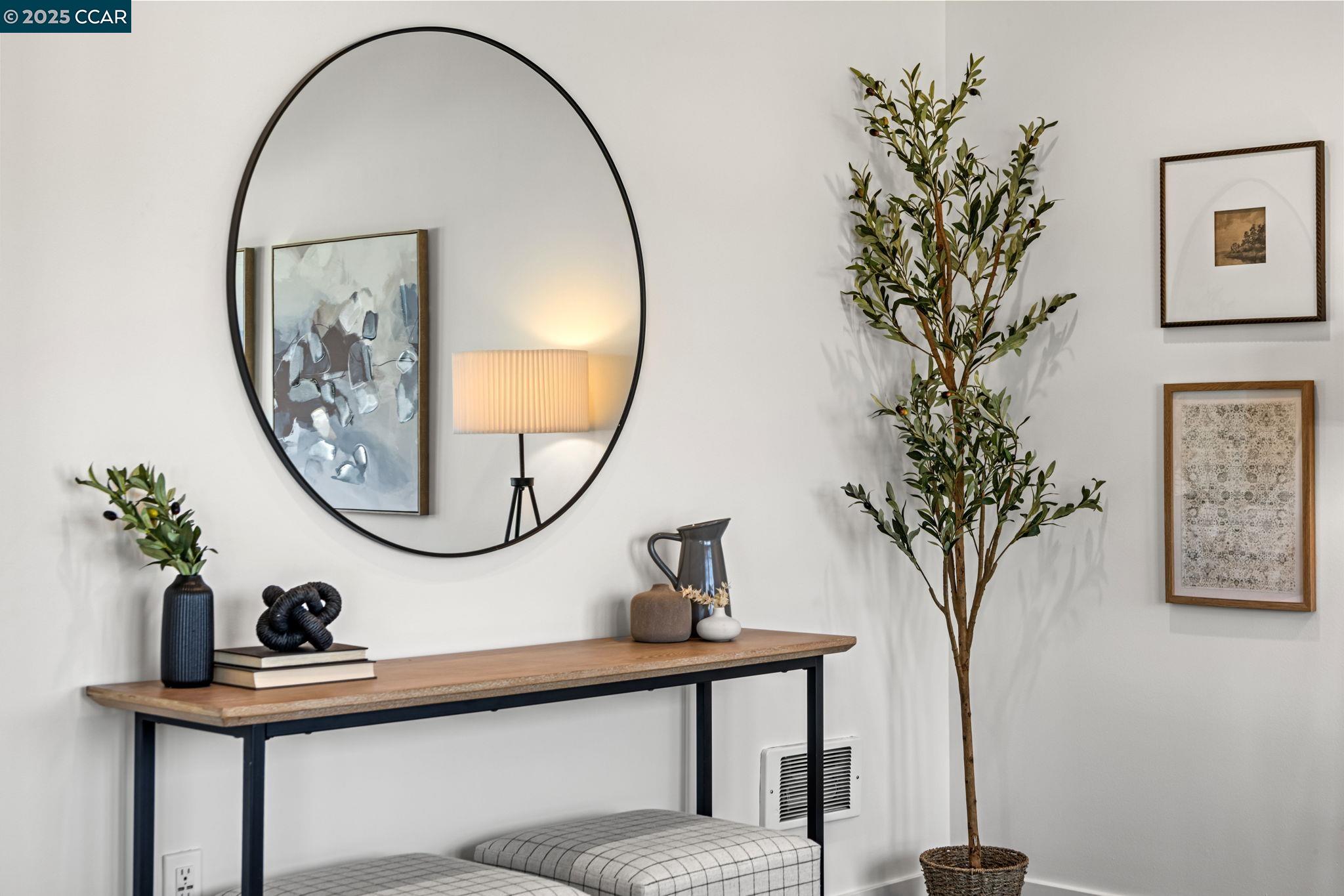 Detail Gallery Image 12 of 56 For 438 W Grand Ave #410,  Oakland,  CA 94612 - 2 Beds | 2/1 Baths