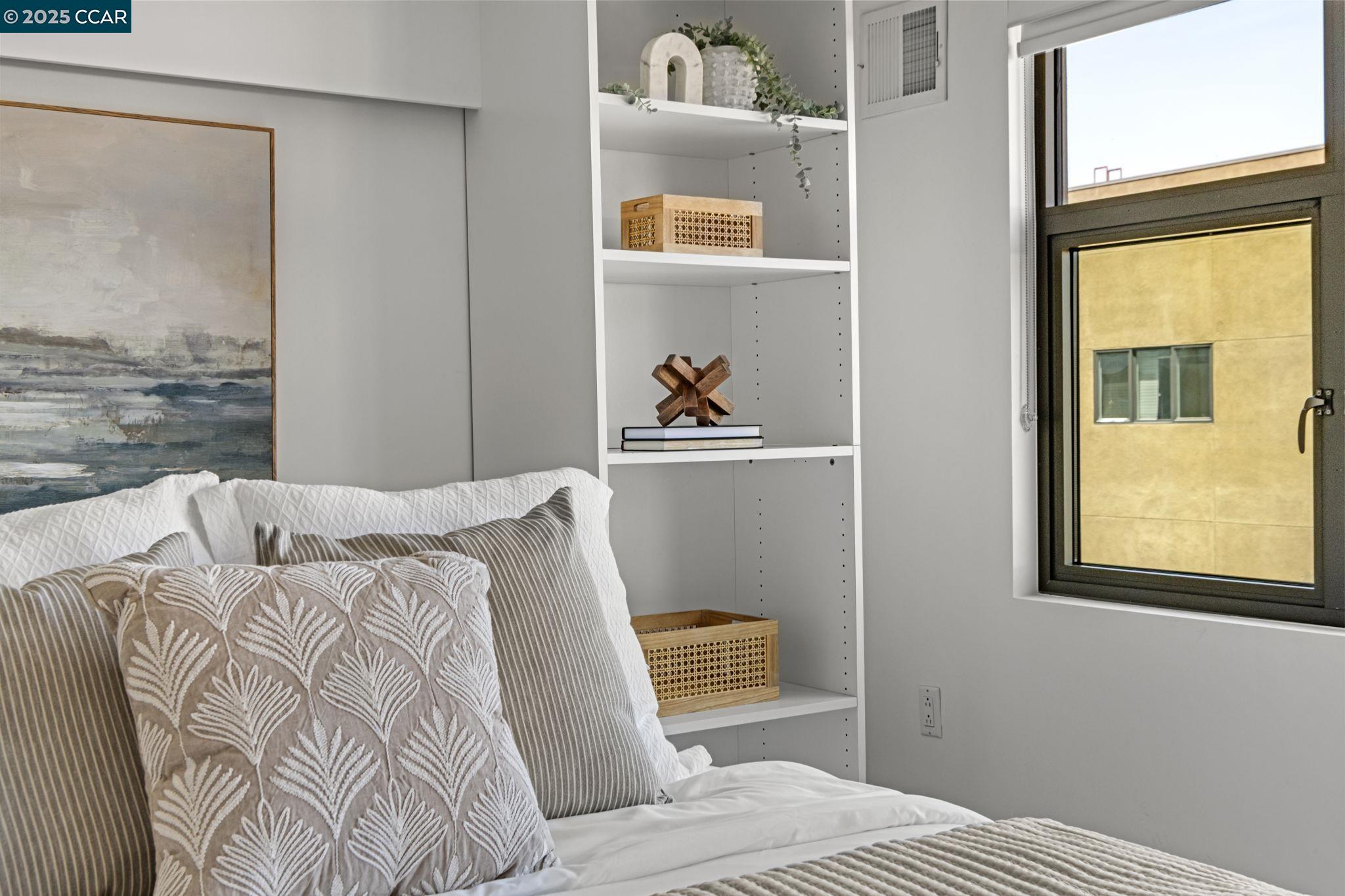 Detail Gallery Image 23 of 56 For 438 W Grand Ave #410,  Oakland,  CA 94612 - 2 Beds | 2/1 Baths