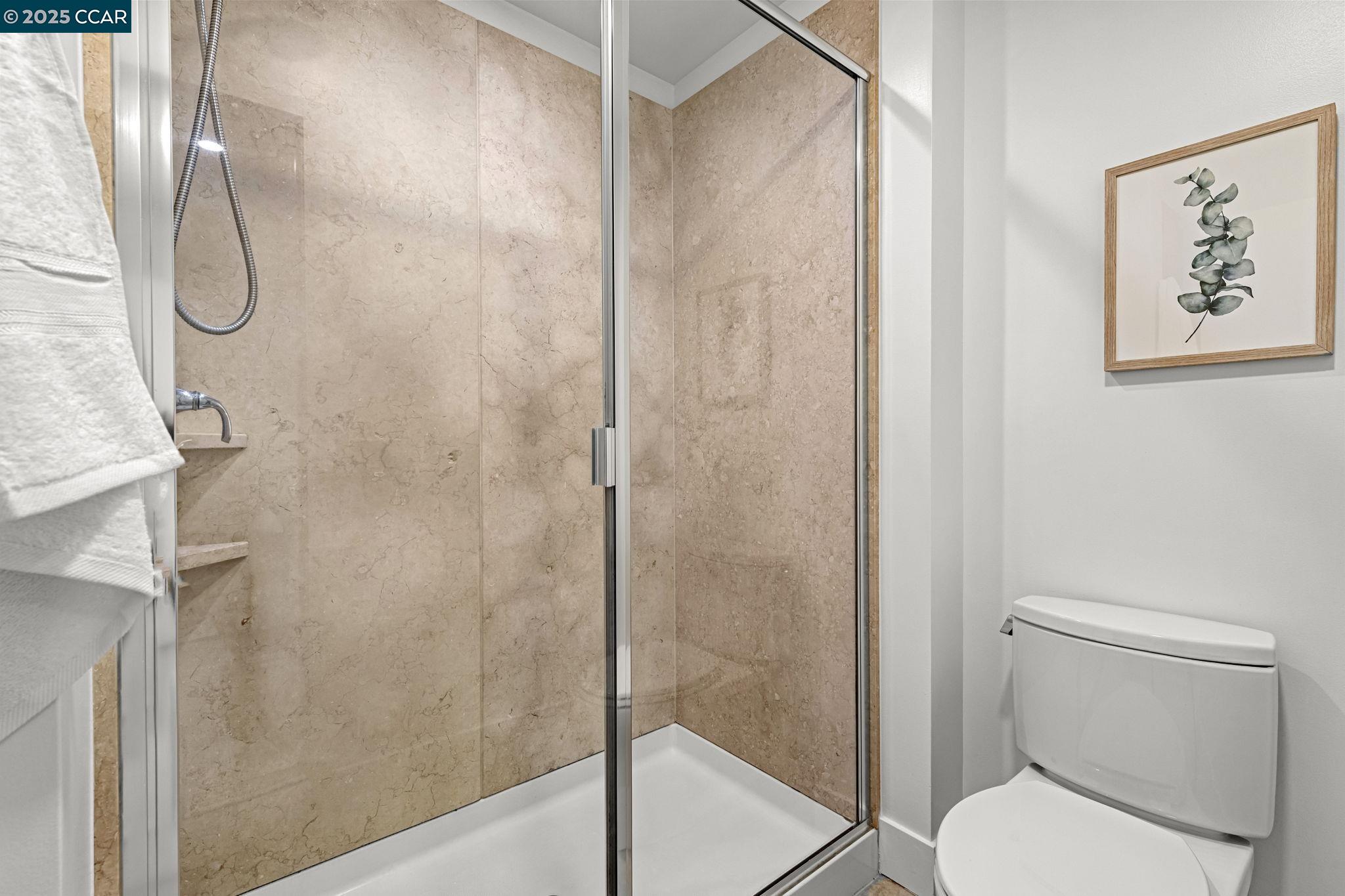 Detail Gallery Image 28 of 56 For 438 W Grand Ave #410,  Oakland,  CA 94612 - 2 Beds | 2/1 Baths