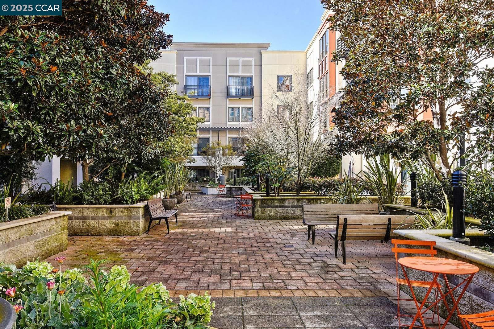 Detail Gallery Image 34 of 56 For 438 W Grand Ave #410,  Oakland,  CA 94612 - 2 Beds | 2/1 Baths