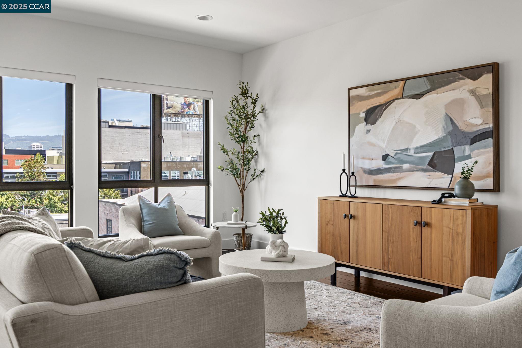 Detail Gallery Image 8 of 56 For 438 W Grand Ave #410,  Oakland,  CA 94612 - 2 Beds | 2/1 Baths