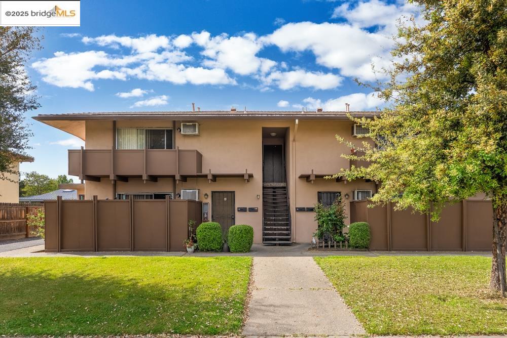 Detail Gallery Image 2 of 24 For 1510 W 12th, Tracy,  CA 95376-3256 - – Beds | – Baths