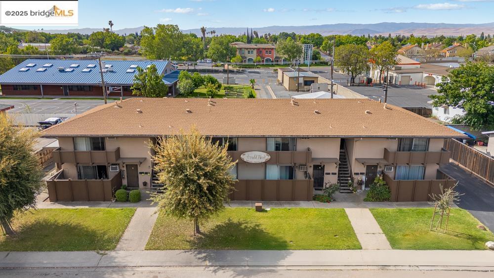 Detail Gallery Image 12 of 24 For 1510 W 12th, Tracy,  CA 95376-3256 - – Beds | – Baths