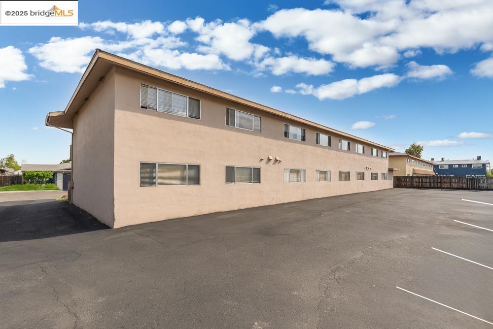 Detail Gallery Image 7 of 24 For 1510 W 12th, Tracy,  CA 95376-3256 - – Beds | – Baths