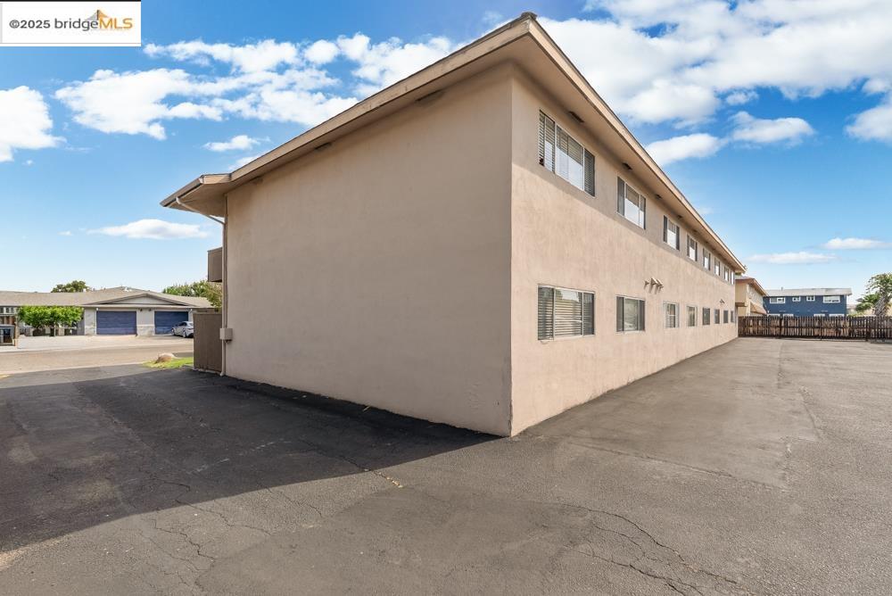 Detail Gallery Image 8 of 24 For 1510 W 12th, Tracy,  CA 95376-3256 - – Beds | – Baths