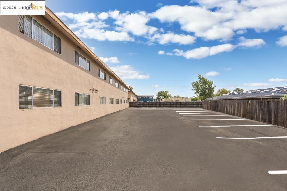 Detail Gallery Image 10 of 24 For 1510 W 12th, Tracy,  CA 95376-3256 - – Beds | – Baths