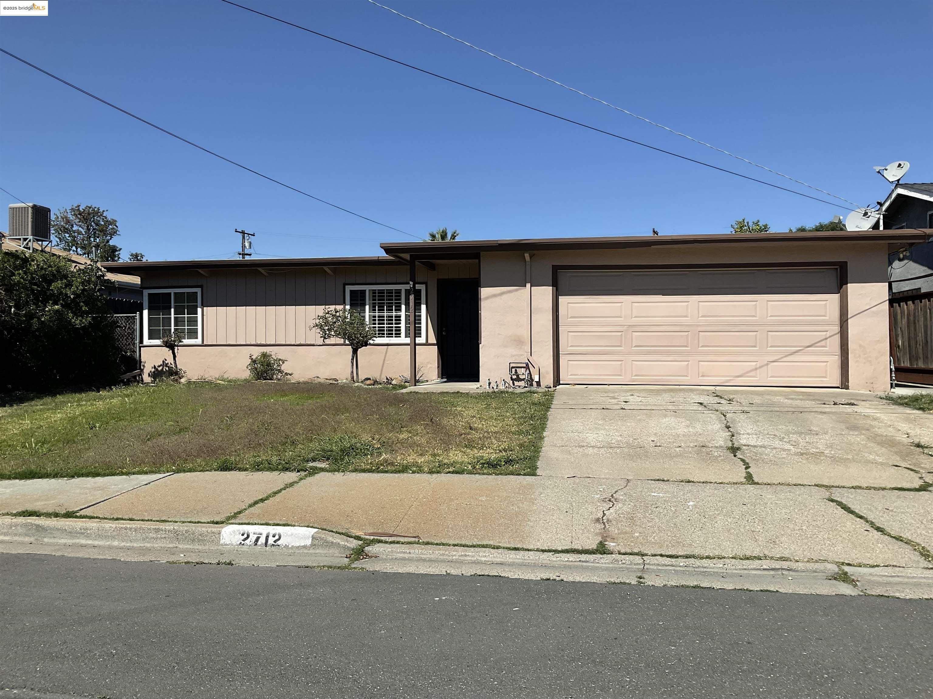 Detail Gallery Image 1 of 7 For 2712 Stamm Drive, Antioch,  CA 94509 - 3 Beds | 1 Baths