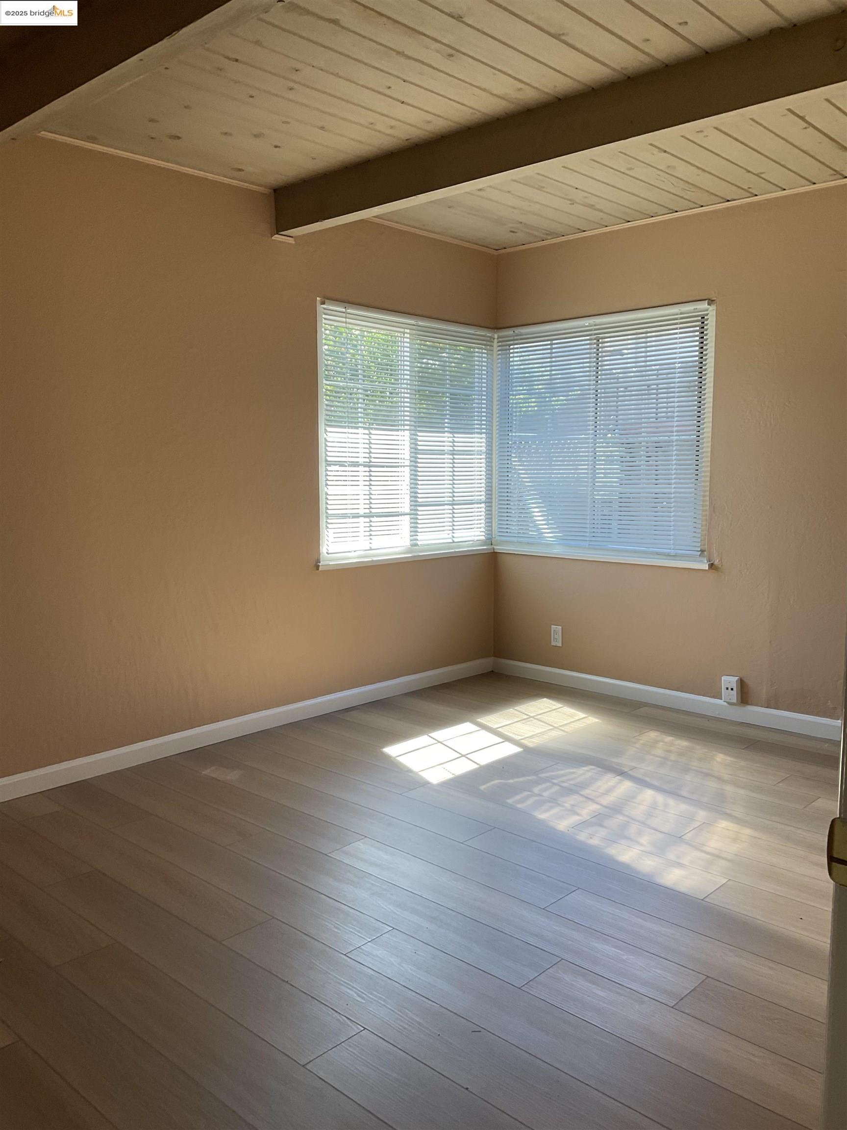 Detail Gallery Image 3 of 7 For 2712 Stamm Drive, Antioch,  CA 94509 - 3 Beds | 1 Baths