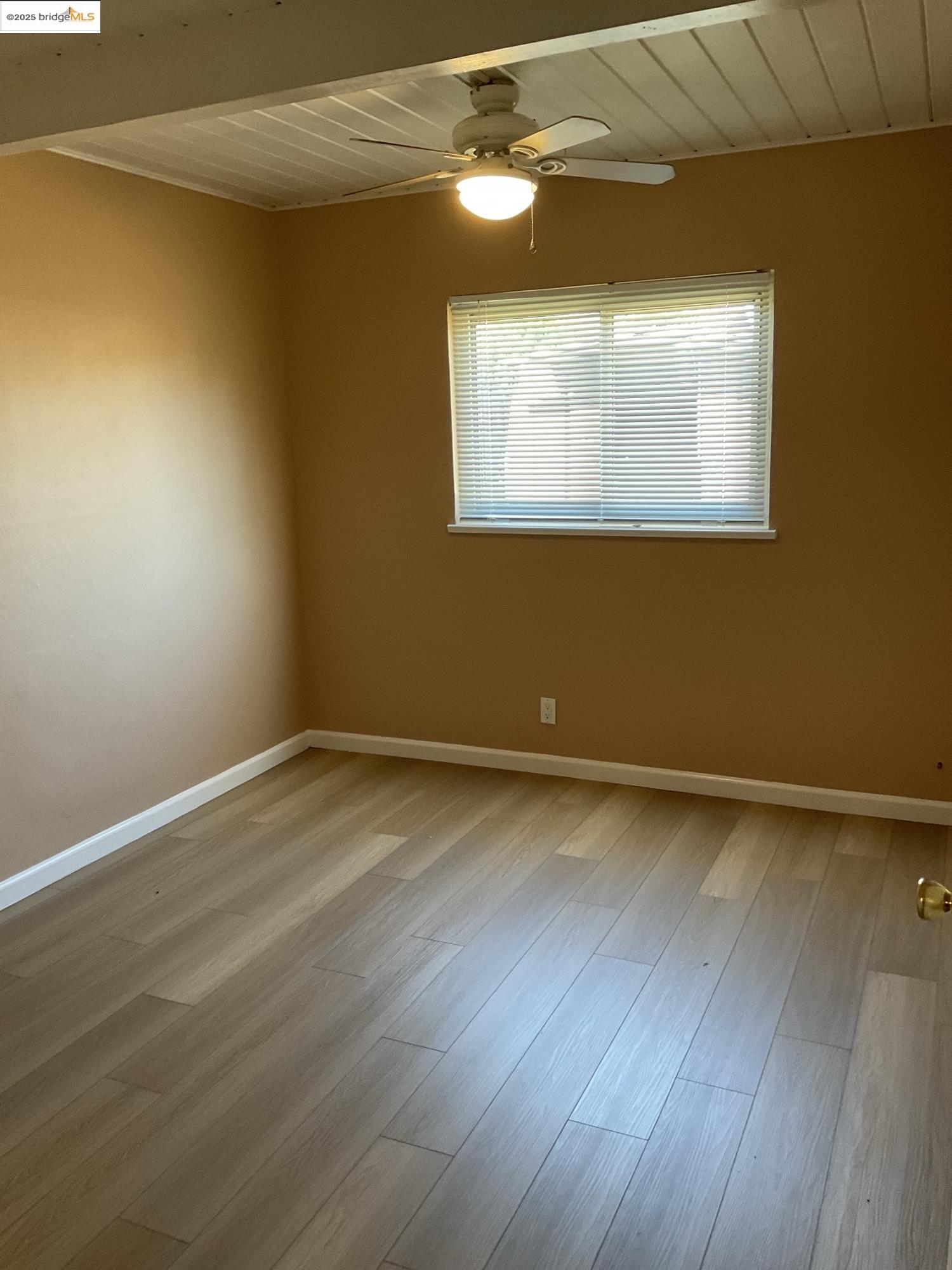 Detail Gallery Image 5 of 7 For 2712 Stamm Drive, Antioch,  CA 94509 - 3 Beds | 1 Baths