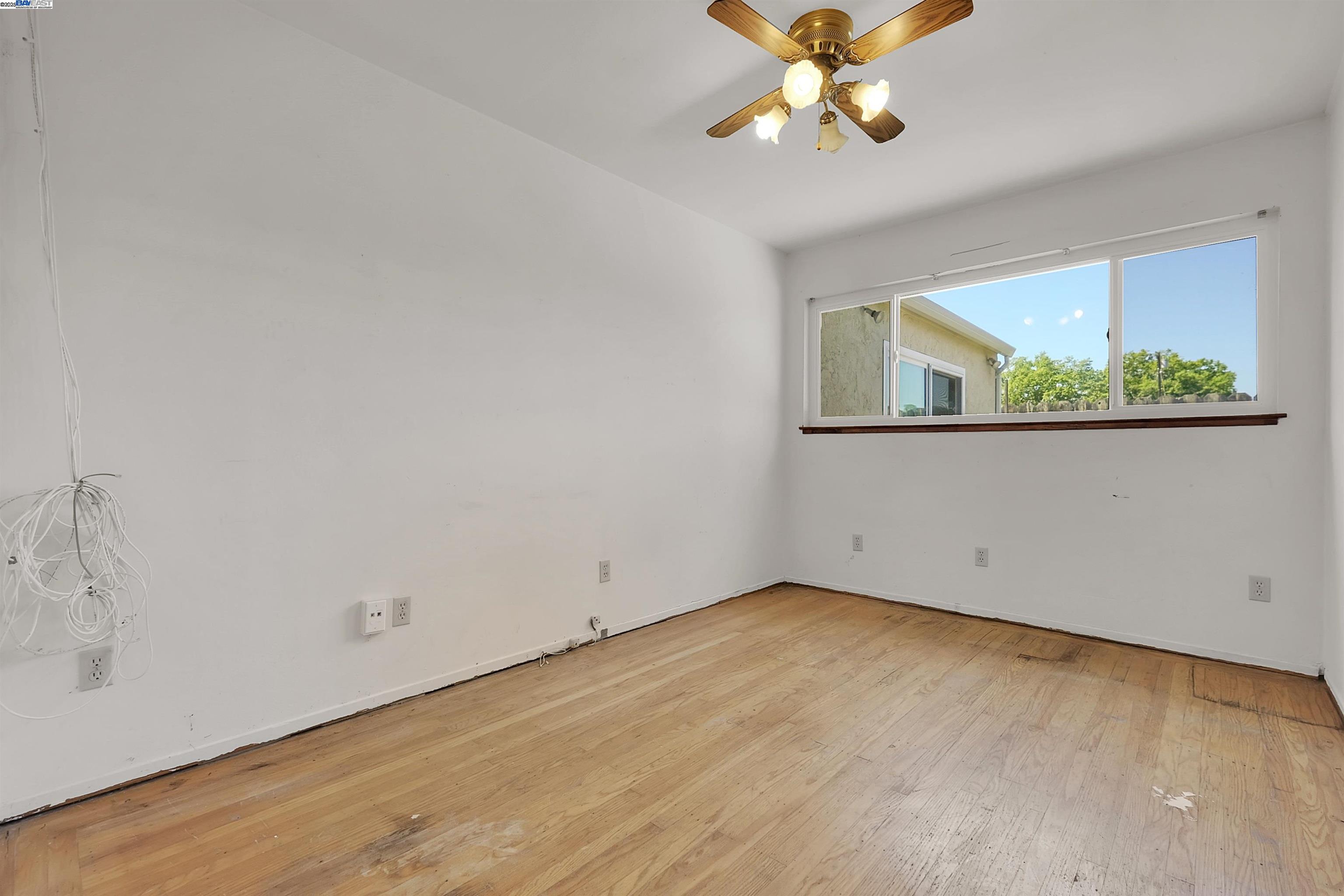 Detail Gallery Image 16 of 29 For 15939 Saint Johns Dr, San Lorenzo,  CA 94580 - 3 Beds | 2 Baths