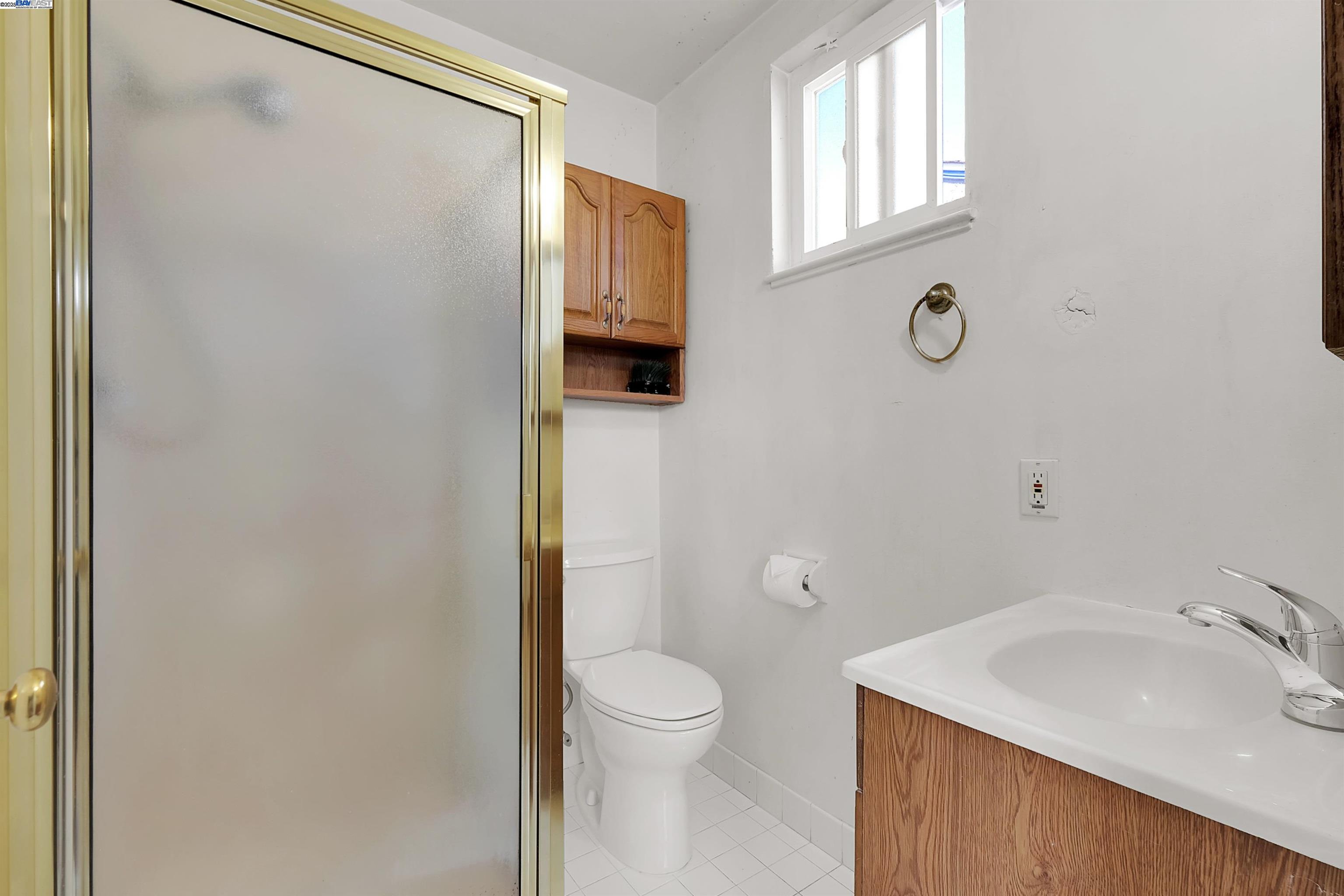 Detail Gallery Image 24 of 29 For 15939 Saint Johns Dr, San Lorenzo,  CA 94580 - 3 Beds | 2 Baths