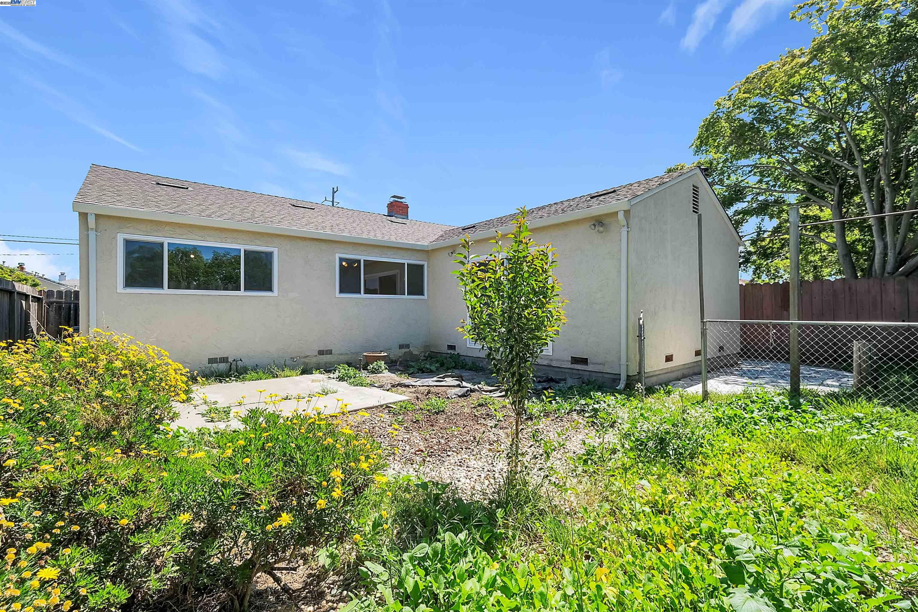 Detail Gallery Image 28 of 29 For 15939 Saint Johns Dr, San Lorenzo,  CA 94580 - 3 Beds | 2 Baths