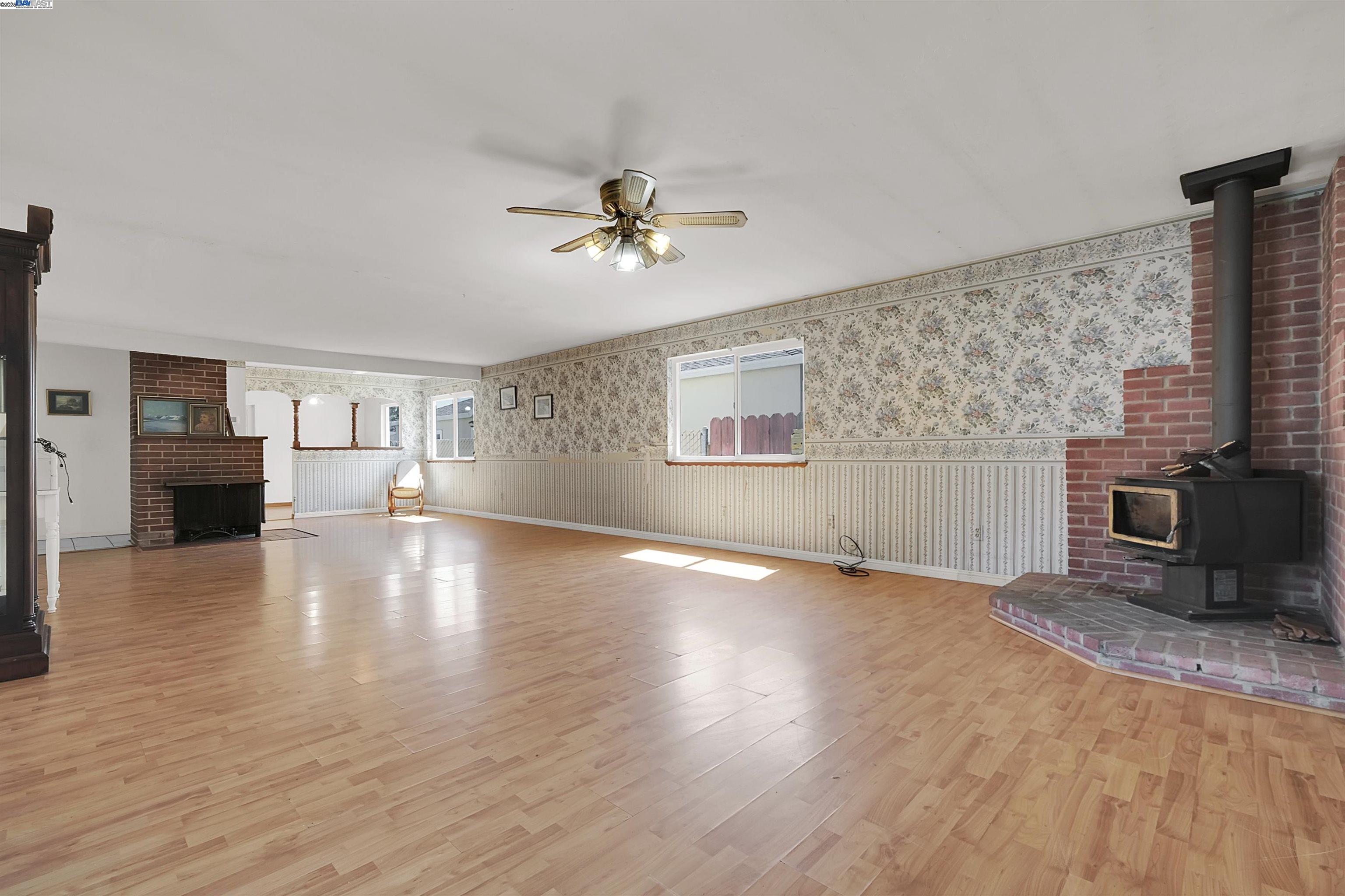 Detail Gallery Image 8 of 29 For 15939 Saint Johns Dr, San Lorenzo,  CA 94580 - 3 Beds | 2 Baths