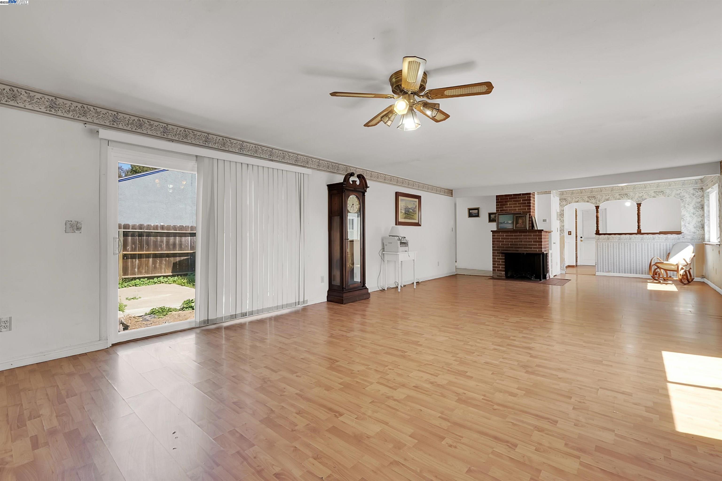 Detail Gallery Image 9 of 29 For 15939 Saint Johns Dr, San Lorenzo,  CA 94580 - 3 Beds | 2 Baths
