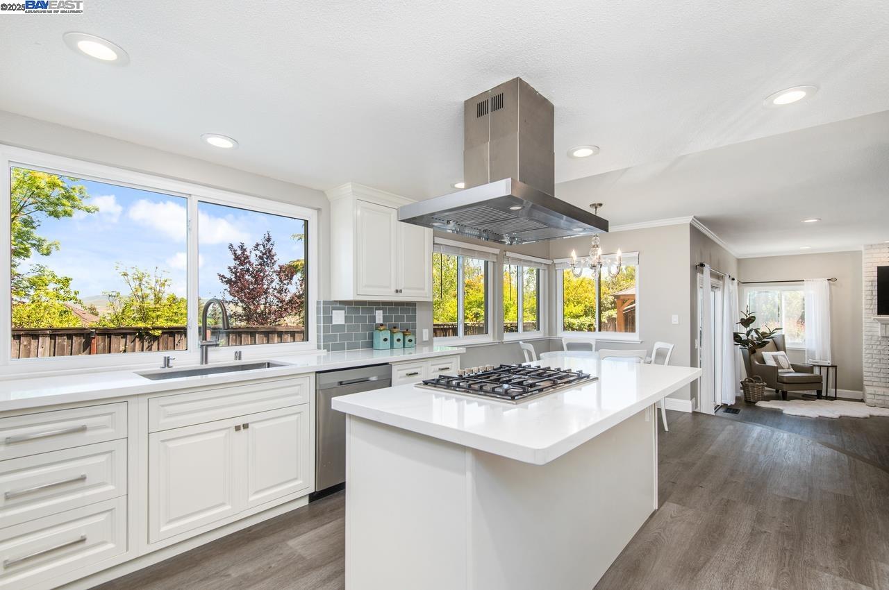 Detail Gallery Image 14 of 49 For 2839 Victoria Ridge Ct, Pleasanton,  CA 94566 - 5 Beds | 3 Baths