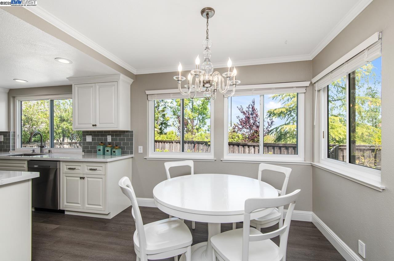 Detail Gallery Image 20 of 49 For 2839 Victoria Ridge Ct, Pleasanton,  CA 94566 - 5 Beds | 3 Baths