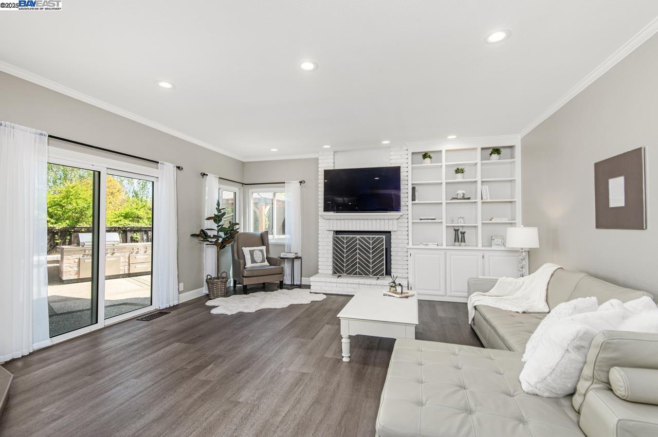 Detail Gallery Image 22 of 49 For 2839 Victoria Ridge Ct, Pleasanton,  CA 94566 - 5 Beds | 3 Baths