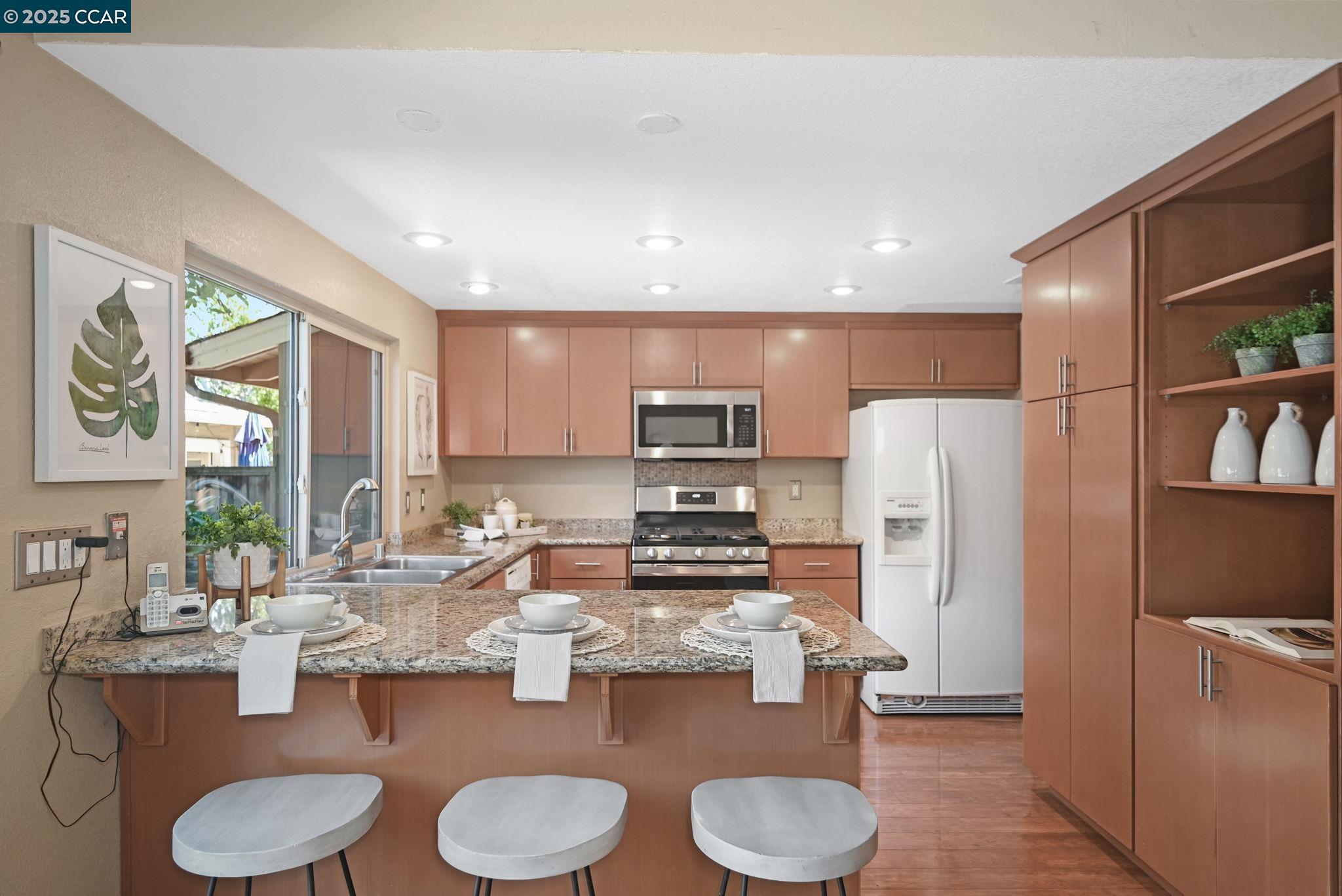 Detail Gallery Image 12 of 38 For 1466 Greenlawn Dr, Danville,  CA 94526 - 4 Beds | 2/1 Baths