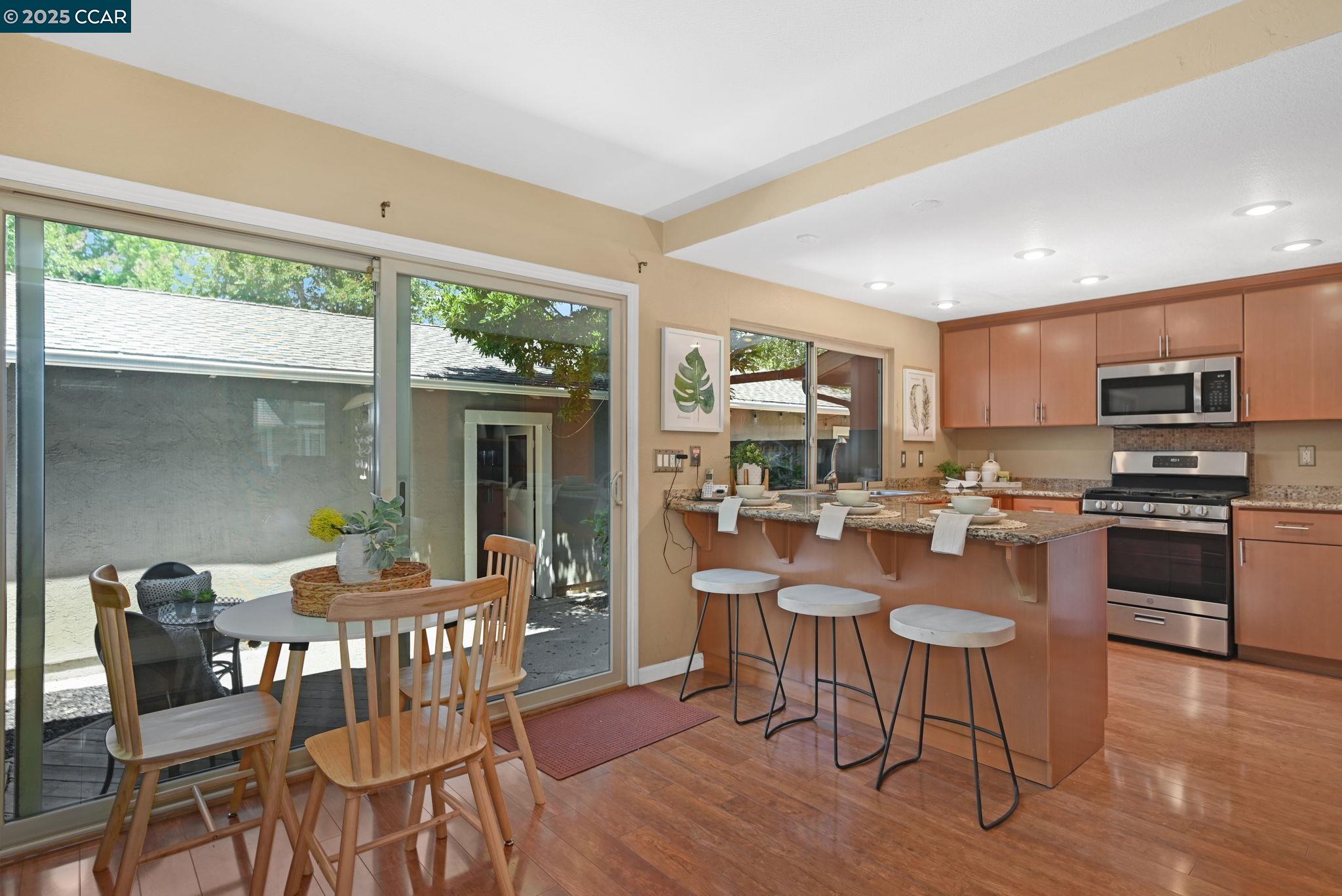 Detail Gallery Image 13 of 38 For 1466 Greenlawn Dr, Danville,  CA 94526 - 4 Beds | 2/1 Baths