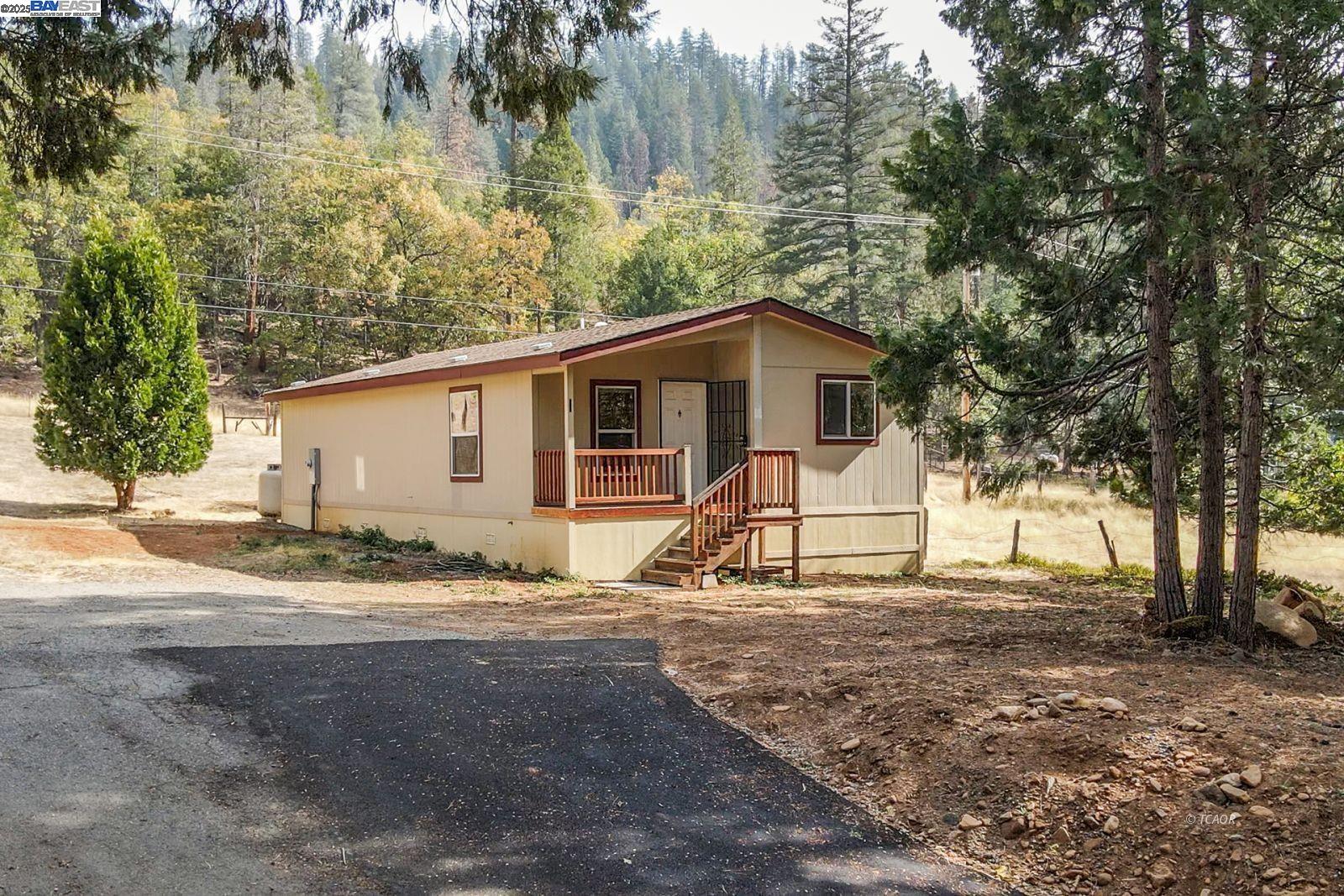 Detail Gallery Image 1 of 46 For 1260 East Weaver Creek Rd, Weaverville,  CA 96093 - 2 Beds | 2 Baths