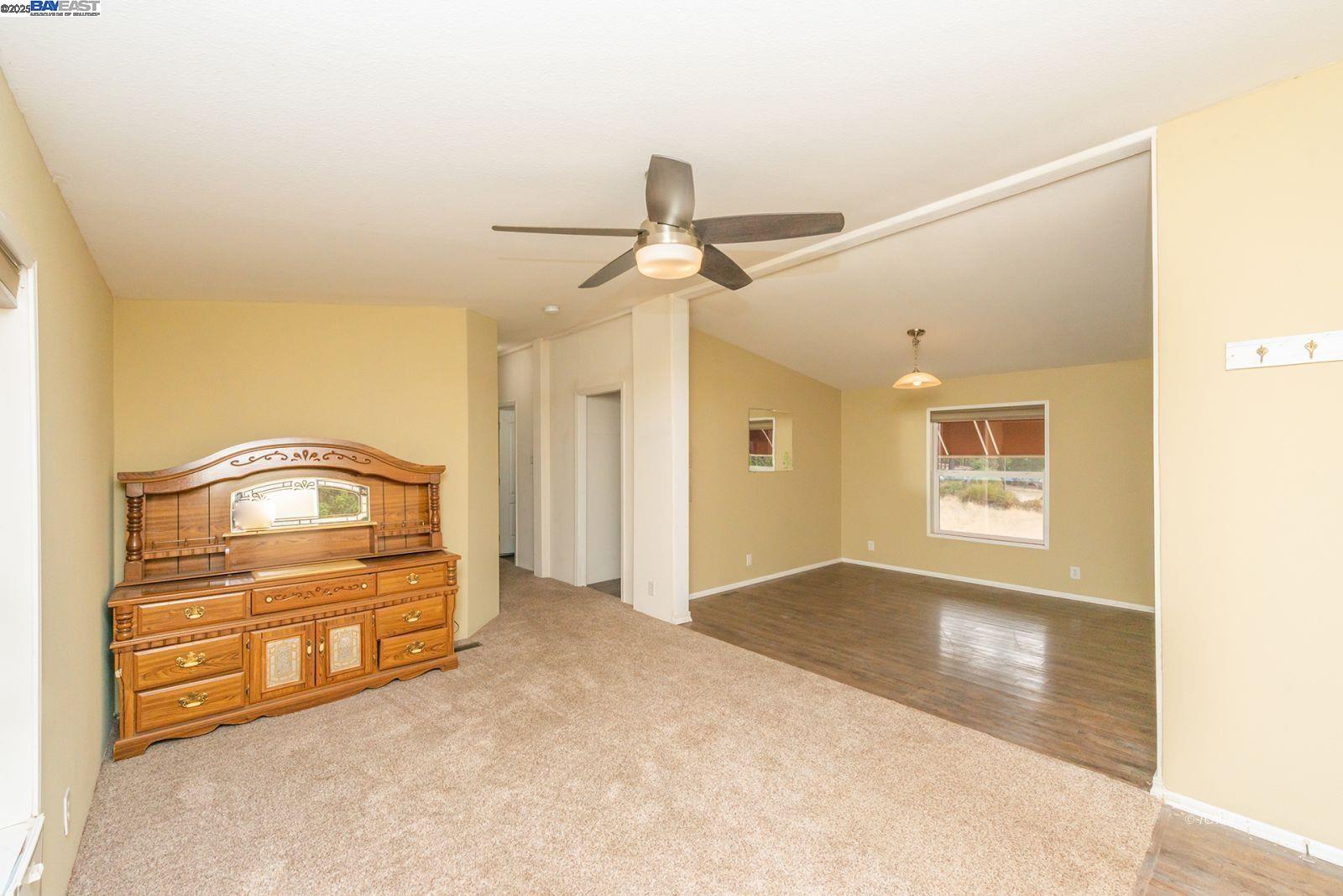Detail Gallery Image 2 of 46 For 1260 East Weaver Creek Rd, Weaverville,  CA 96093 - 2 Beds | 2 Baths