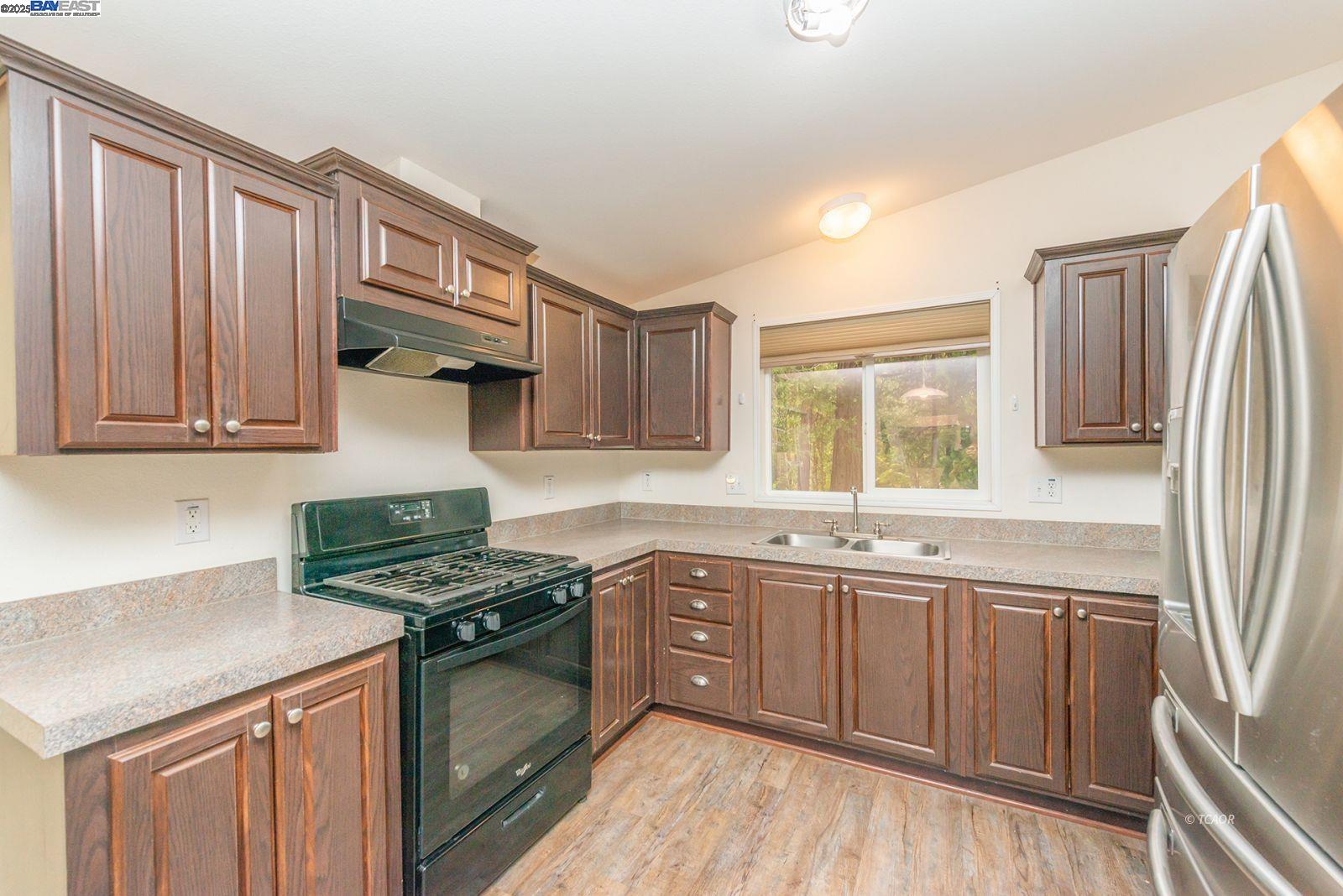 Detail Gallery Image 3 of 46 For 1260 East Weaver Creek Rd, Weaverville,  CA 96093 - 2 Beds | 2 Baths