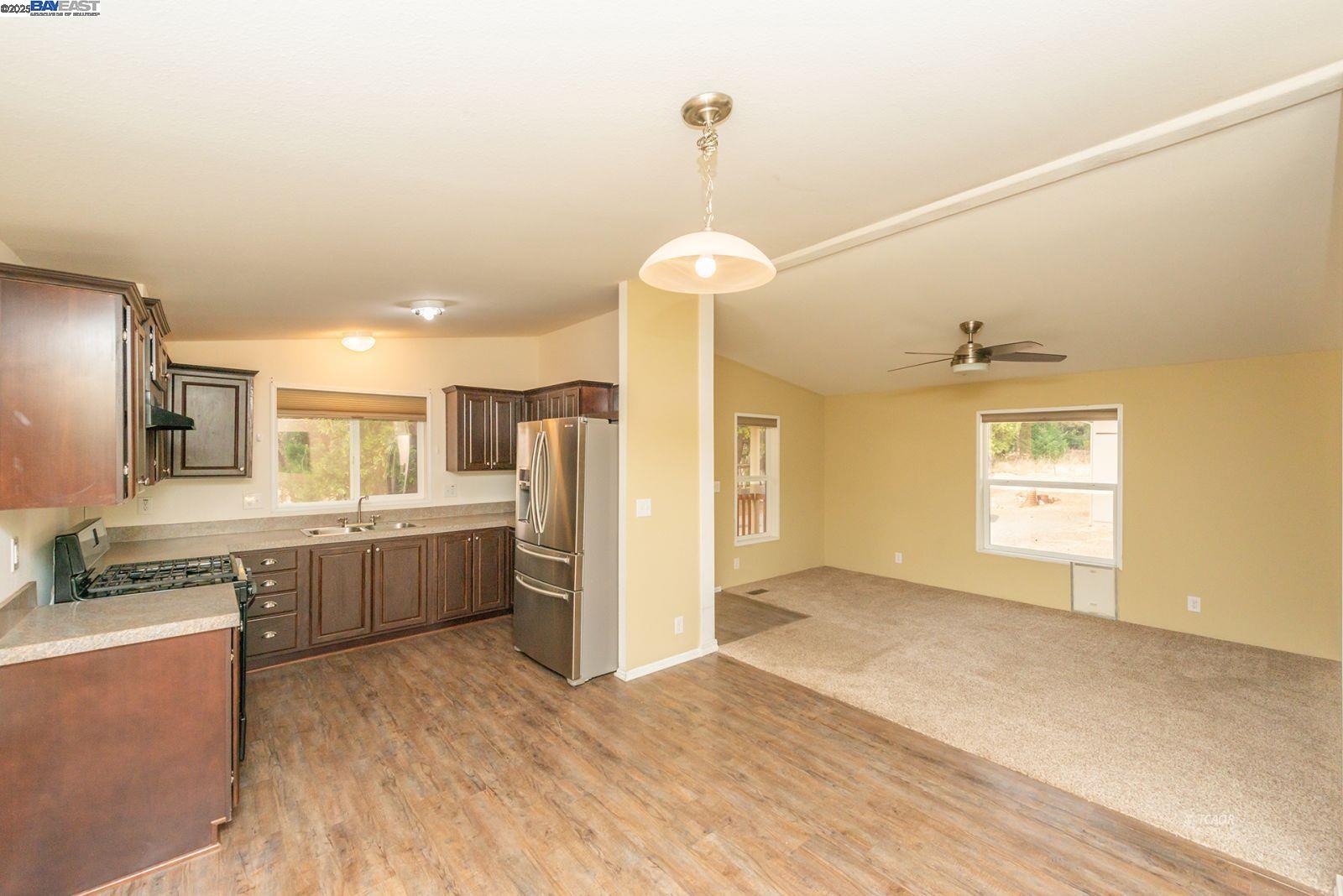 Detail Gallery Image 4 of 46 For 1260 East Weaver Creek Rd, Weaverville,  CA 96093 - 2 Beds | 2 Baths