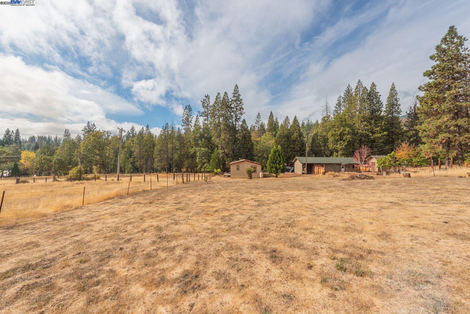 Detail Gallery Image 5 of 46 For 1260 East Weaver Creek Rd, Weaverville,  CA 96093 - 2 Beds | 2 Baths