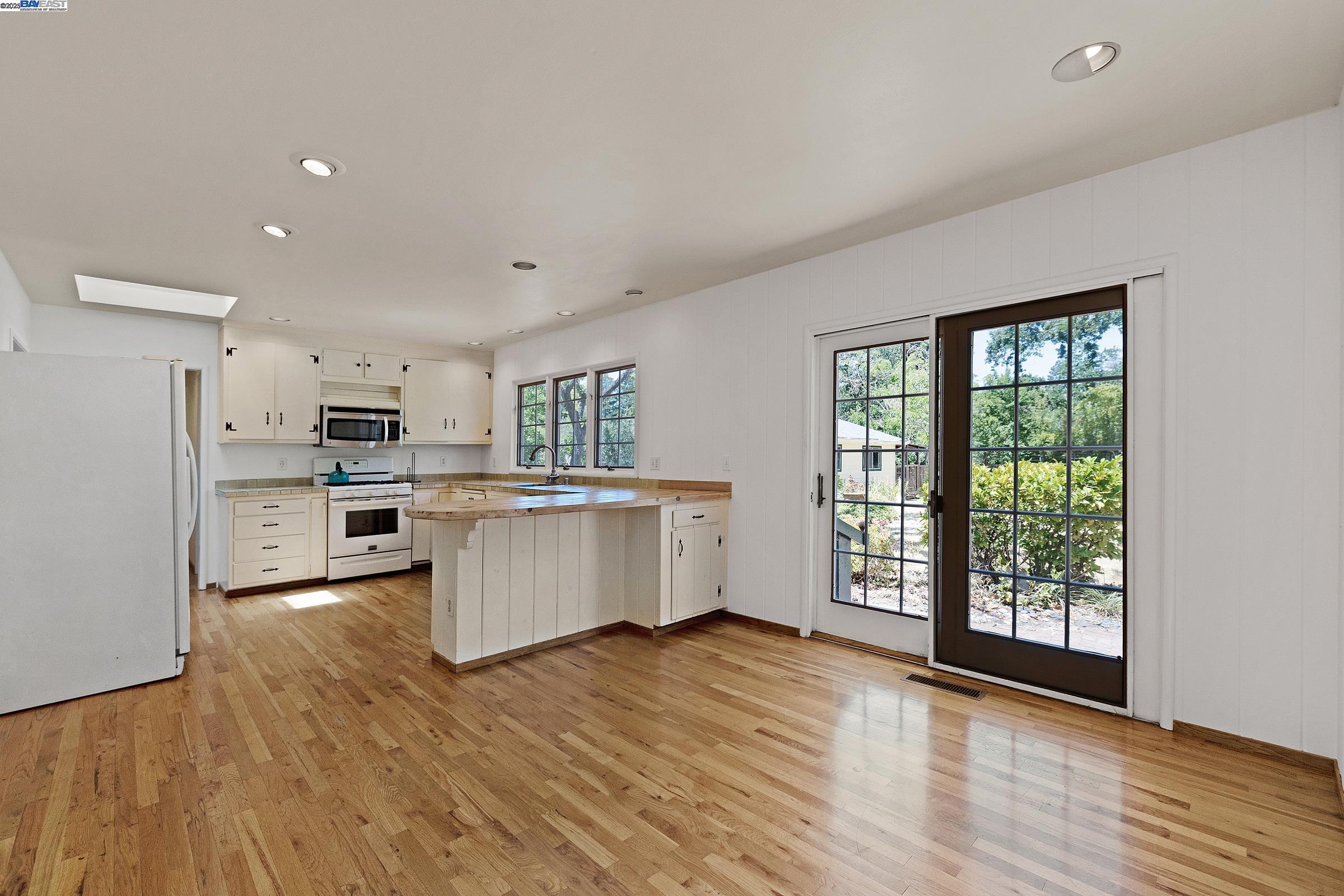 Detail Gallery Image 16 of 47 For 161 Bales Dr, Walnut Creek,  CA 94596 - 4 Beds | 2 Baths