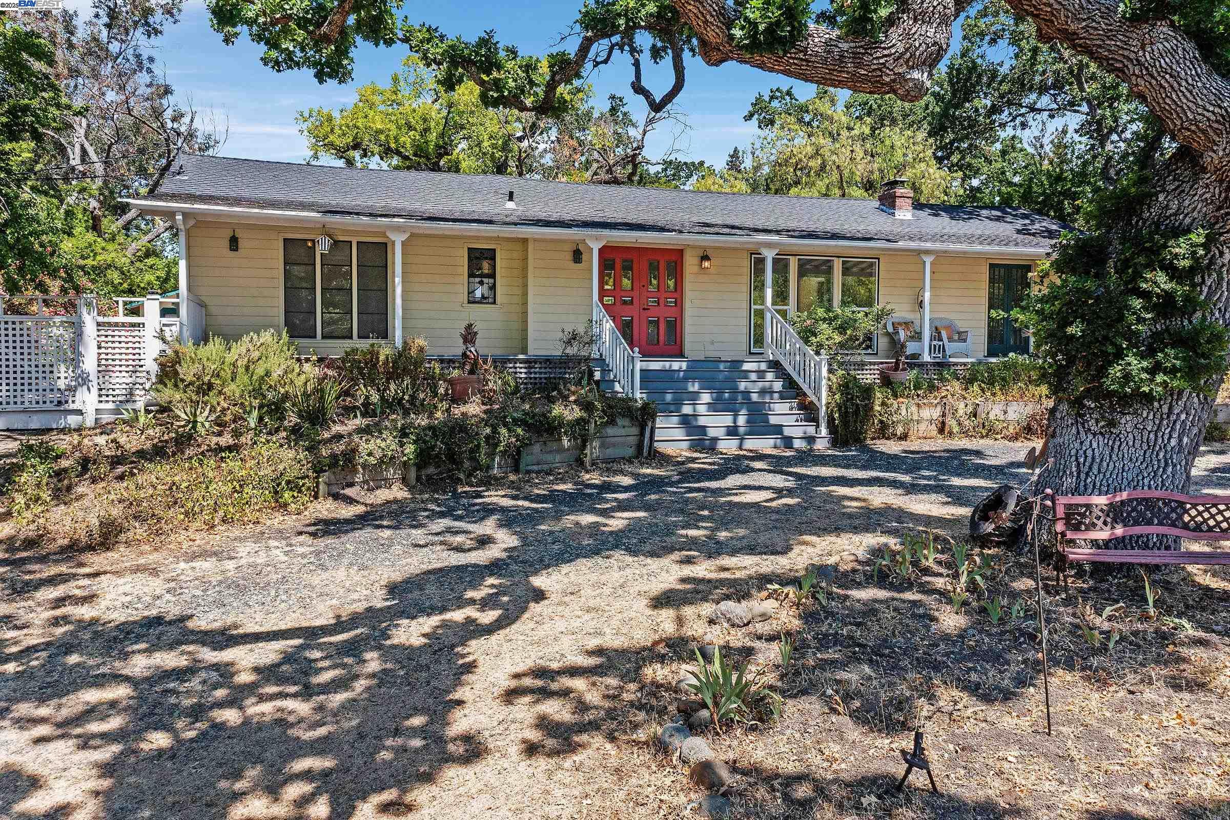 Detail Gallery Image 3 of 47 For 161 Bales Dr, Walnut Creek,  CA 94596 - 4 Beds | 2 Baths