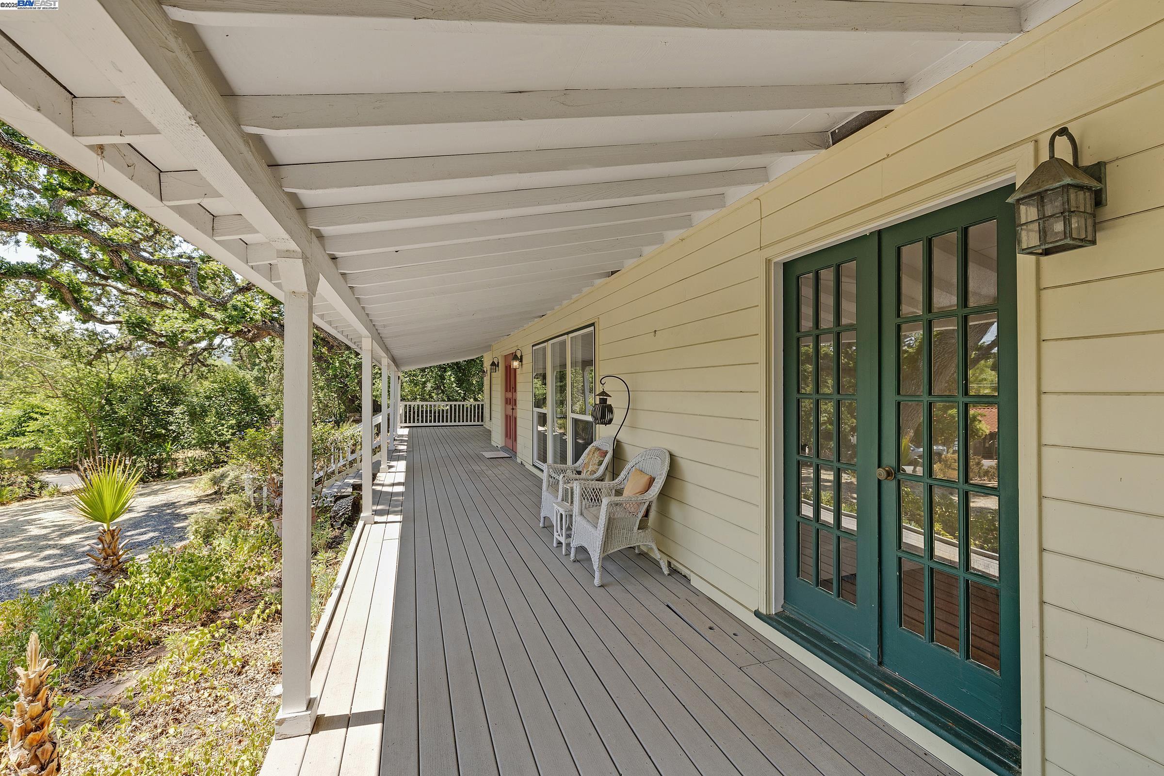 Detail Gallery Image 4 of 47 For 161 Bales Dr, Walnut Creek,  CA 94596 - 4 Beds | 2 Baths