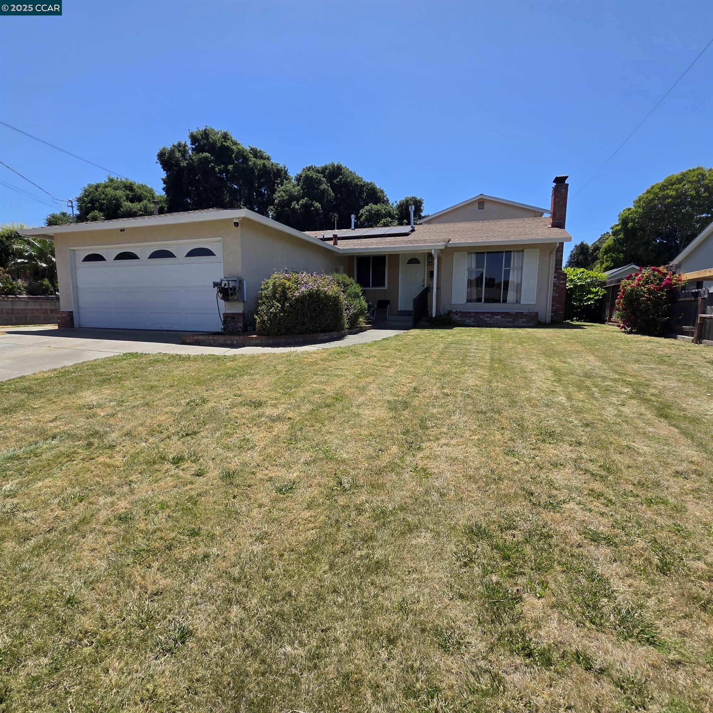 Detail Gallery Image 2 of 21 For 2771 Cornelius Dr, San Pablo,  CA 94806 - 5 Beds | 2 Baths