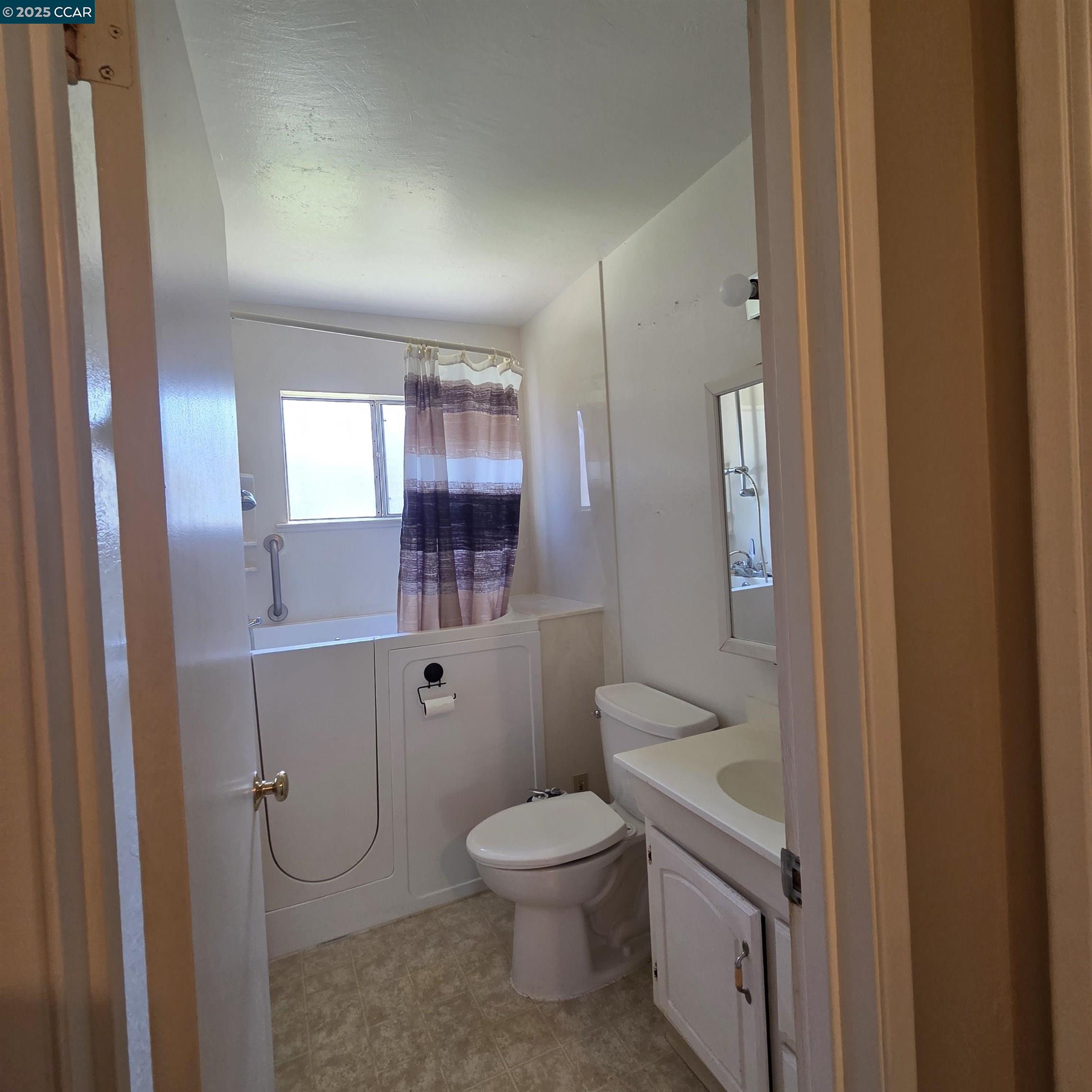 Detail Gallery Image 13 of 21 For 2771 Cornelius Dr, San Pablo,  CA 94806 - 5 Beds | 2 Baths