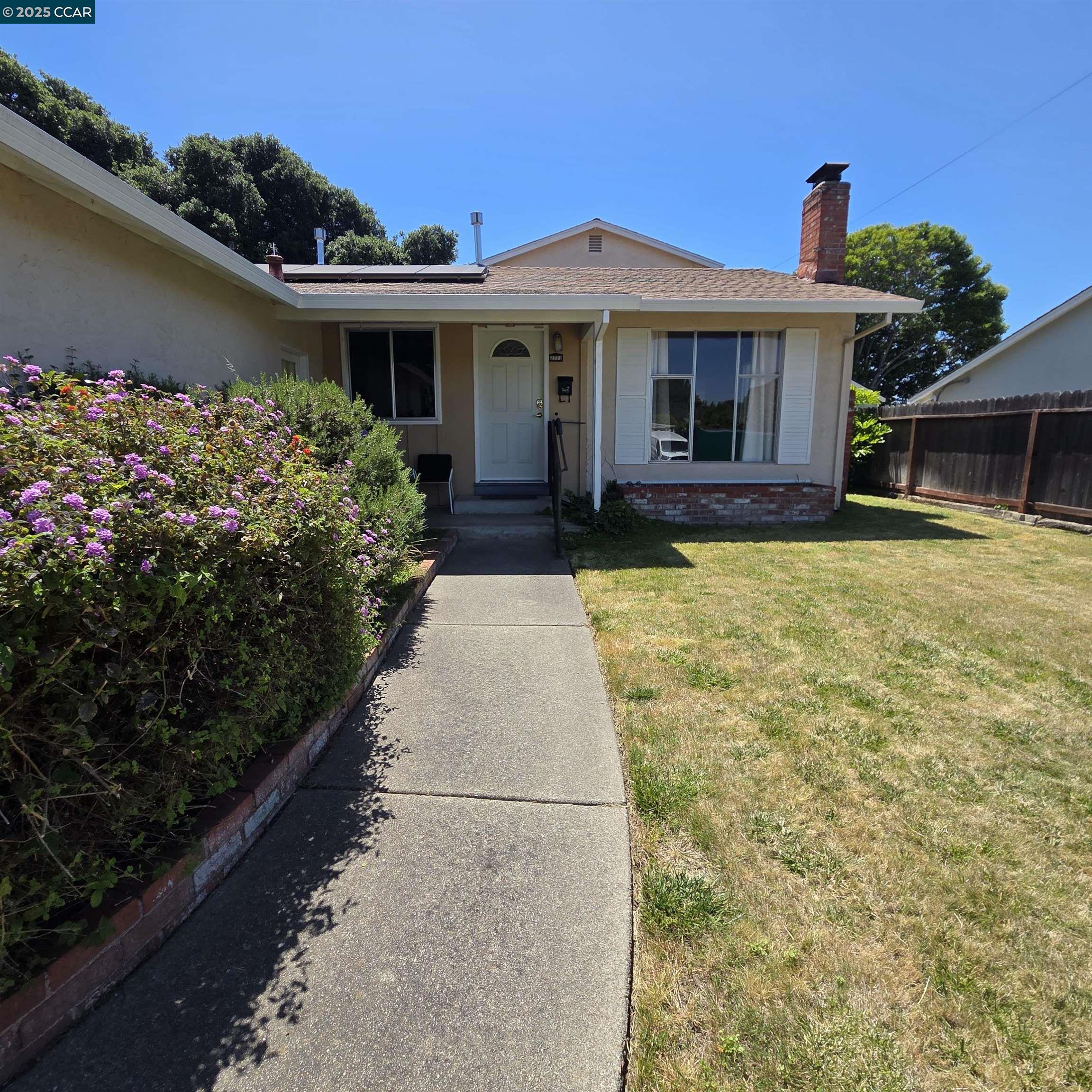 Detail Gallery Image 3 of 21 For 2771 Cornelius Dr, San Pablo,  CA 94806 - 5 Beds | 2 Baths