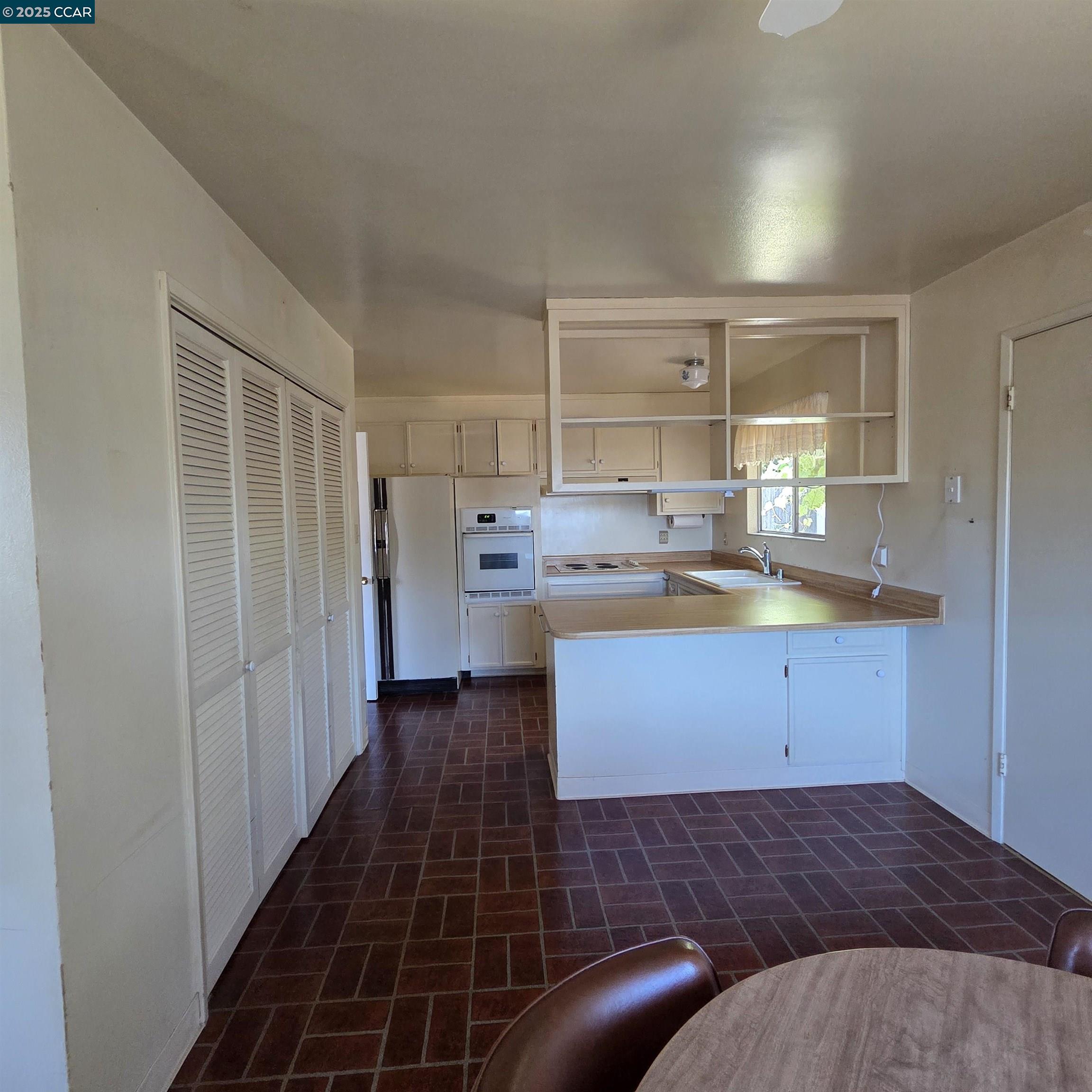 Detail Gallery Image 6 of 21 For 2771 Cornelius Dr, San Pablo,  CA 94806 - 5 Beds | 2 Baths
