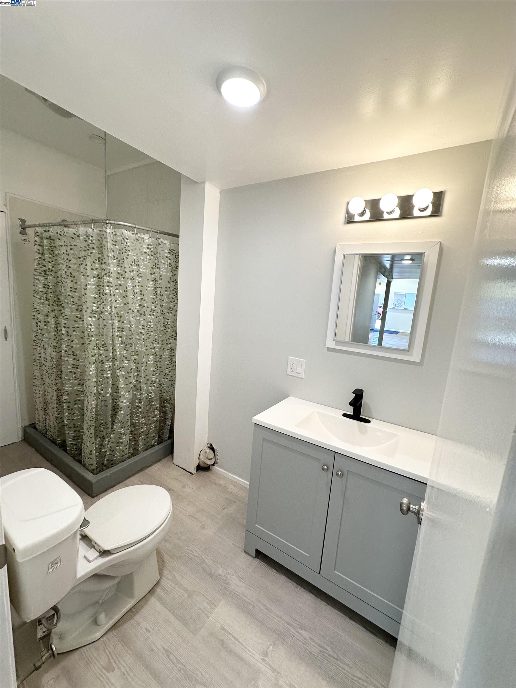 Detail Gallery Image 18 of 23 For 2246 23rd Ave, Oakland,  CA 94606 - – Beds | – Baths