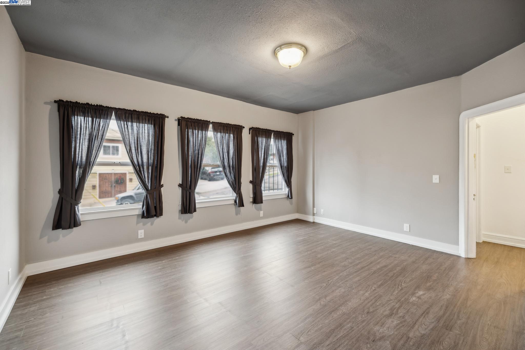 Detail Gallery Image 9 of 23 For 2246 23rd Ave, Oakland,  CA 94606 - – Beds | – Baths
