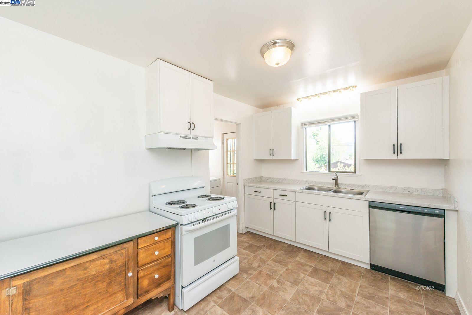 Detail Gallery Image 4 of 50 For 71 First Ave, Lewiston,  CA 96052 - 3 Beds | 2 Baths