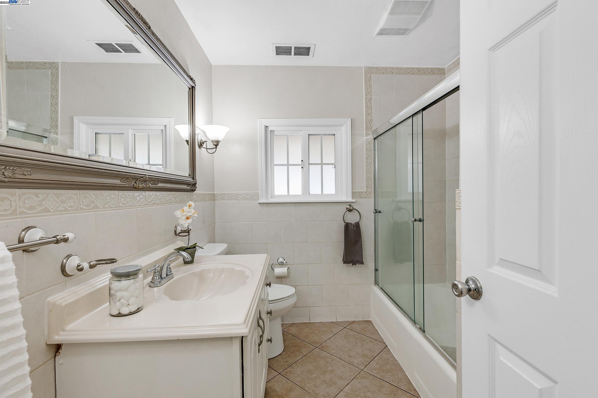 Detail Gallery Image 17 of 31 For 15028 Grenda St, San Leandro,  CA 94579 - 3 Beds | 1 Baths