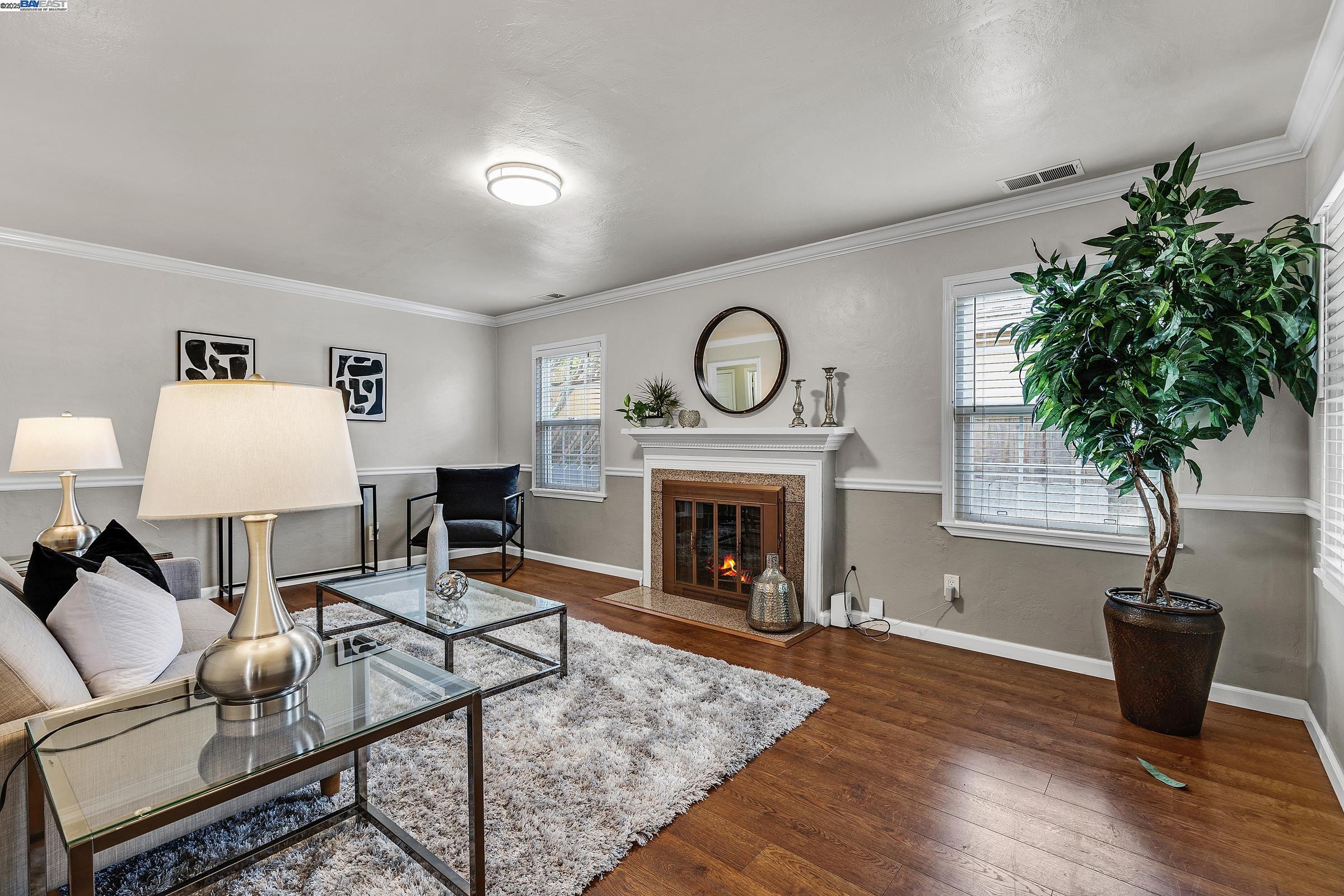 Detail Gallery Image 4 of 31 For 15028 Grenda St, San Leandro,  CA 94579 - 3 Beds | 1 Baths