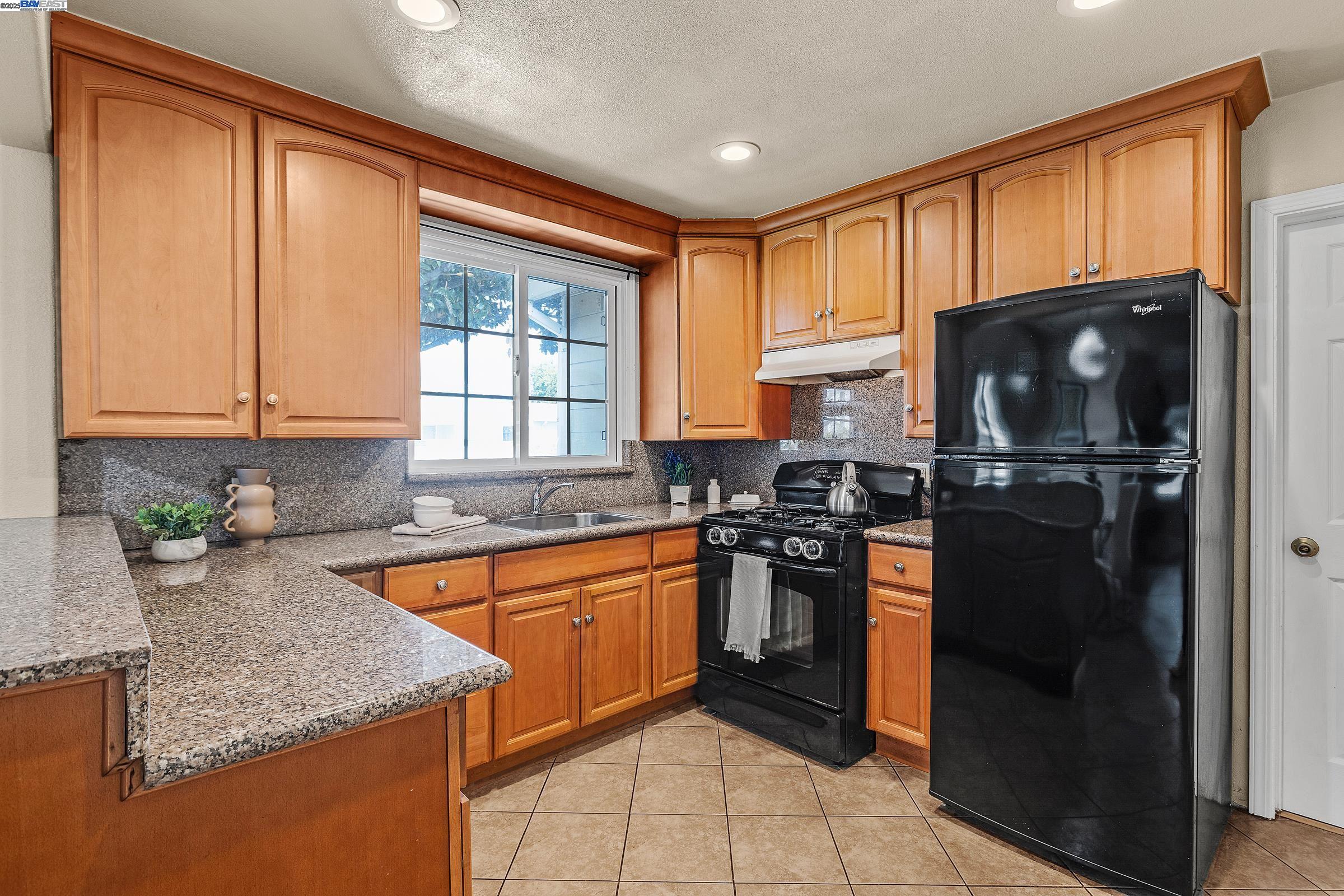 Detail Gallery Image 10 of 31 For 15028 Grenda St, San Leandro,  CA 94579 - 3 Beds | 1 Baths