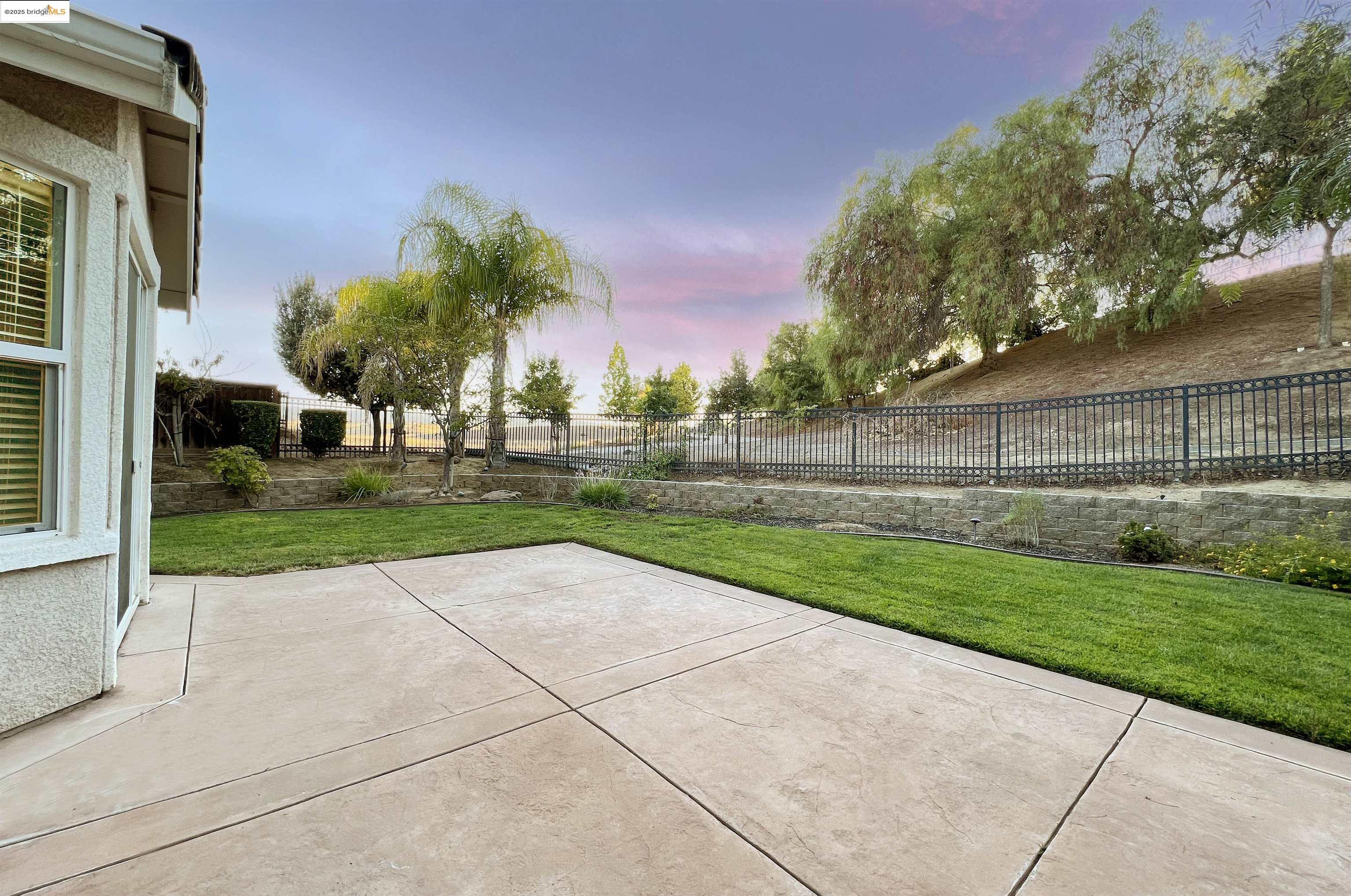 Detail Gallery Image 36 of 44 For 2765 Saint Andrews Dr, Brentwood,  CA 94513 - 4 Beds | 3/1 Baths